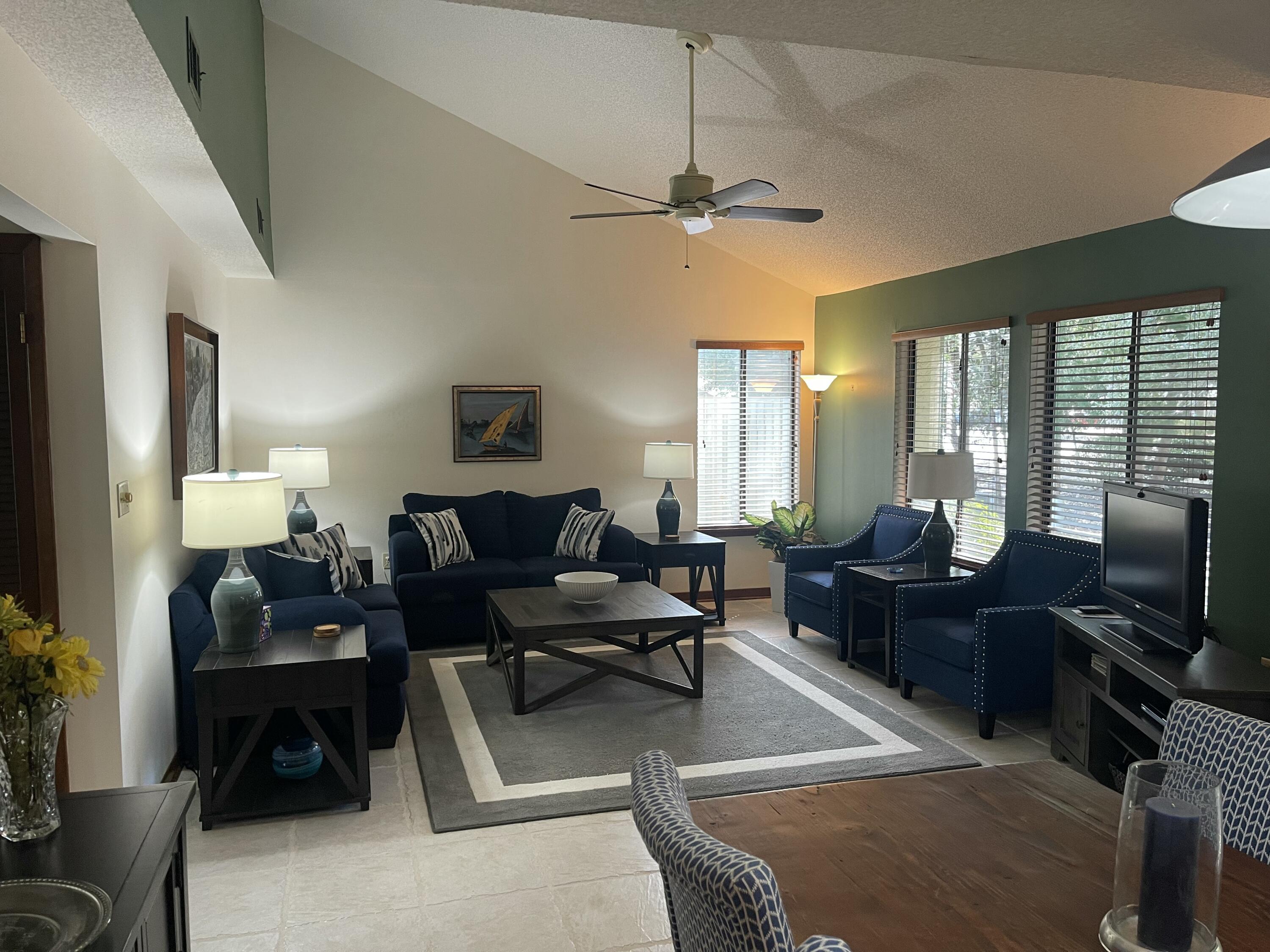 ROYAL OAK VILLAGE 2E - Residential
