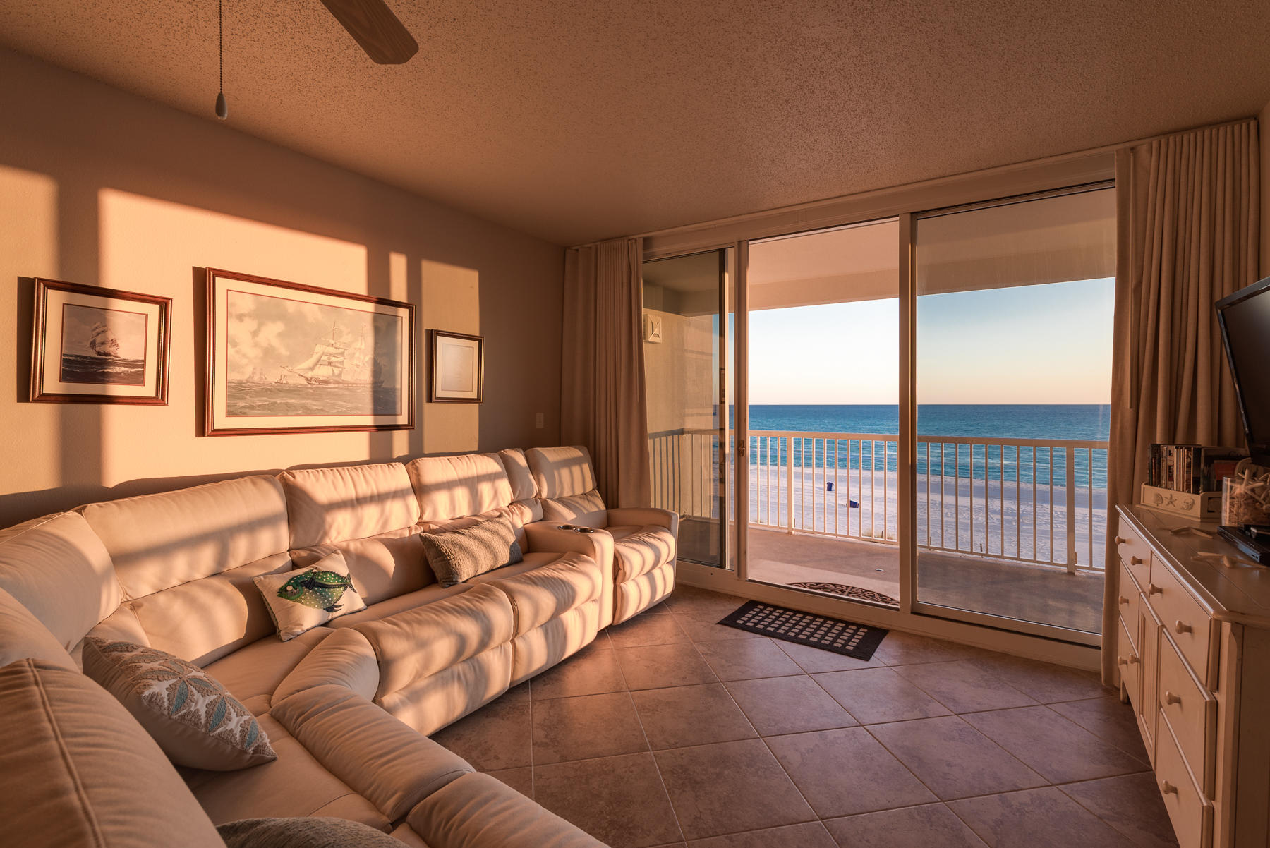 MAJESTIC BEACH TOWERS I - Residential