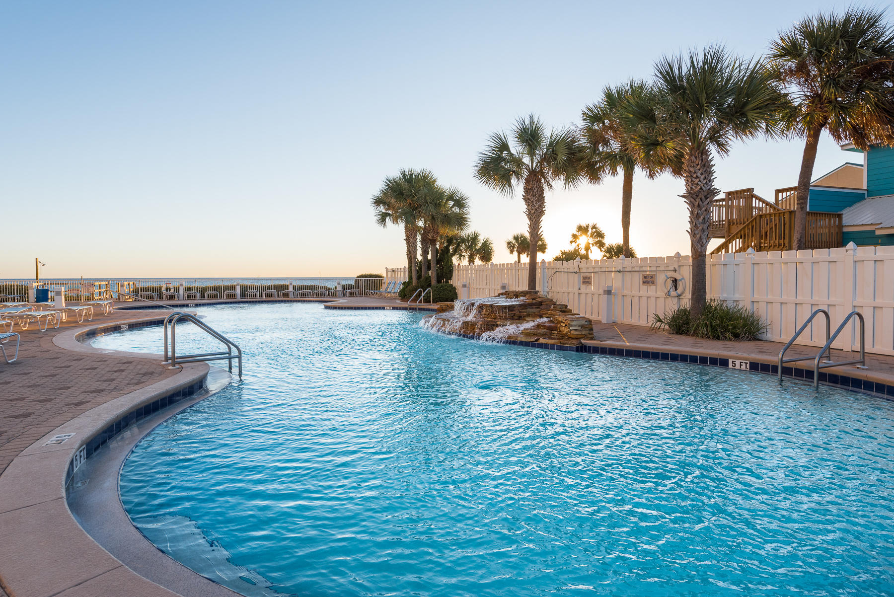 MAJESTIC BEACH TOWERS I - Residential
