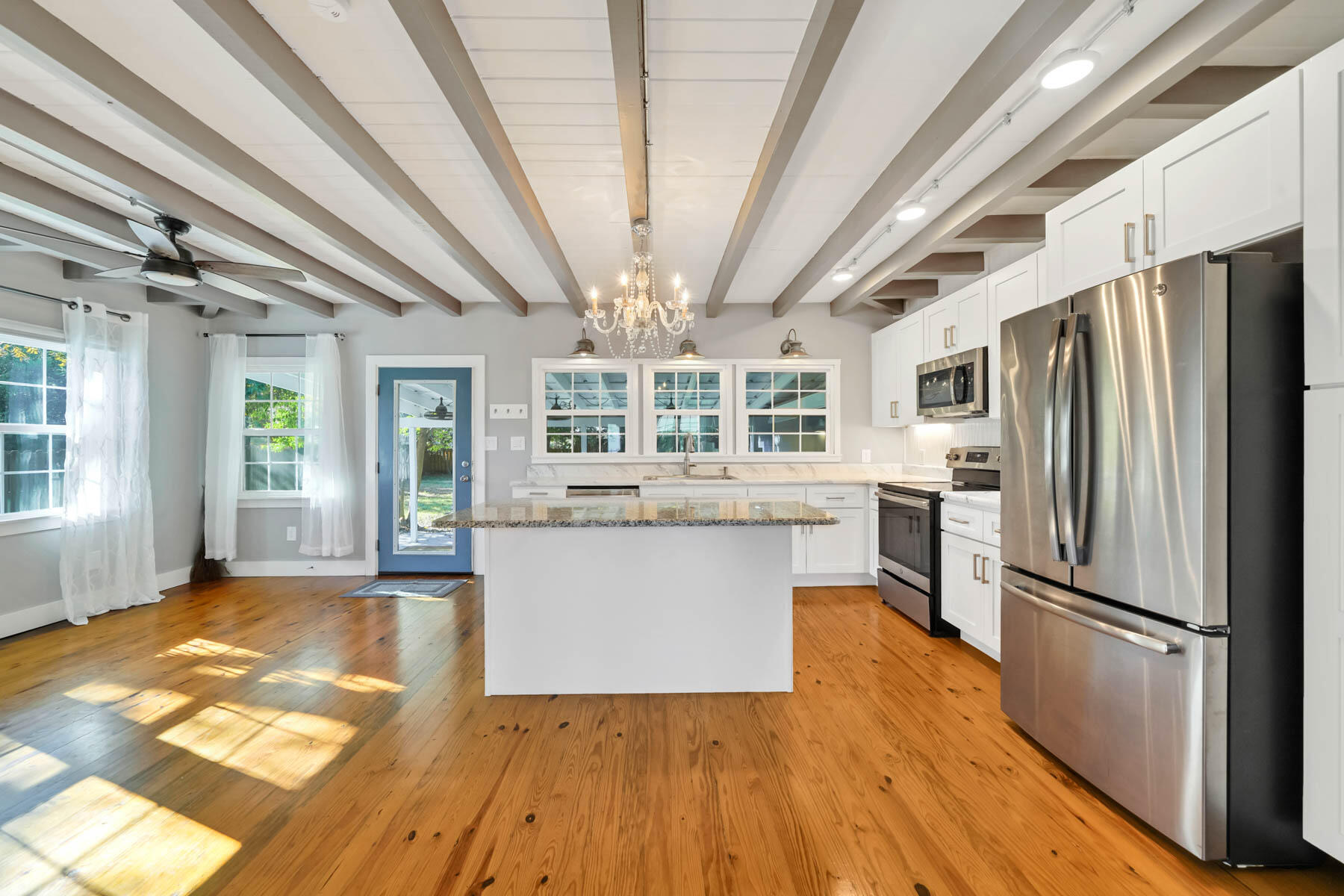 GARNIER BEACH - Residential
