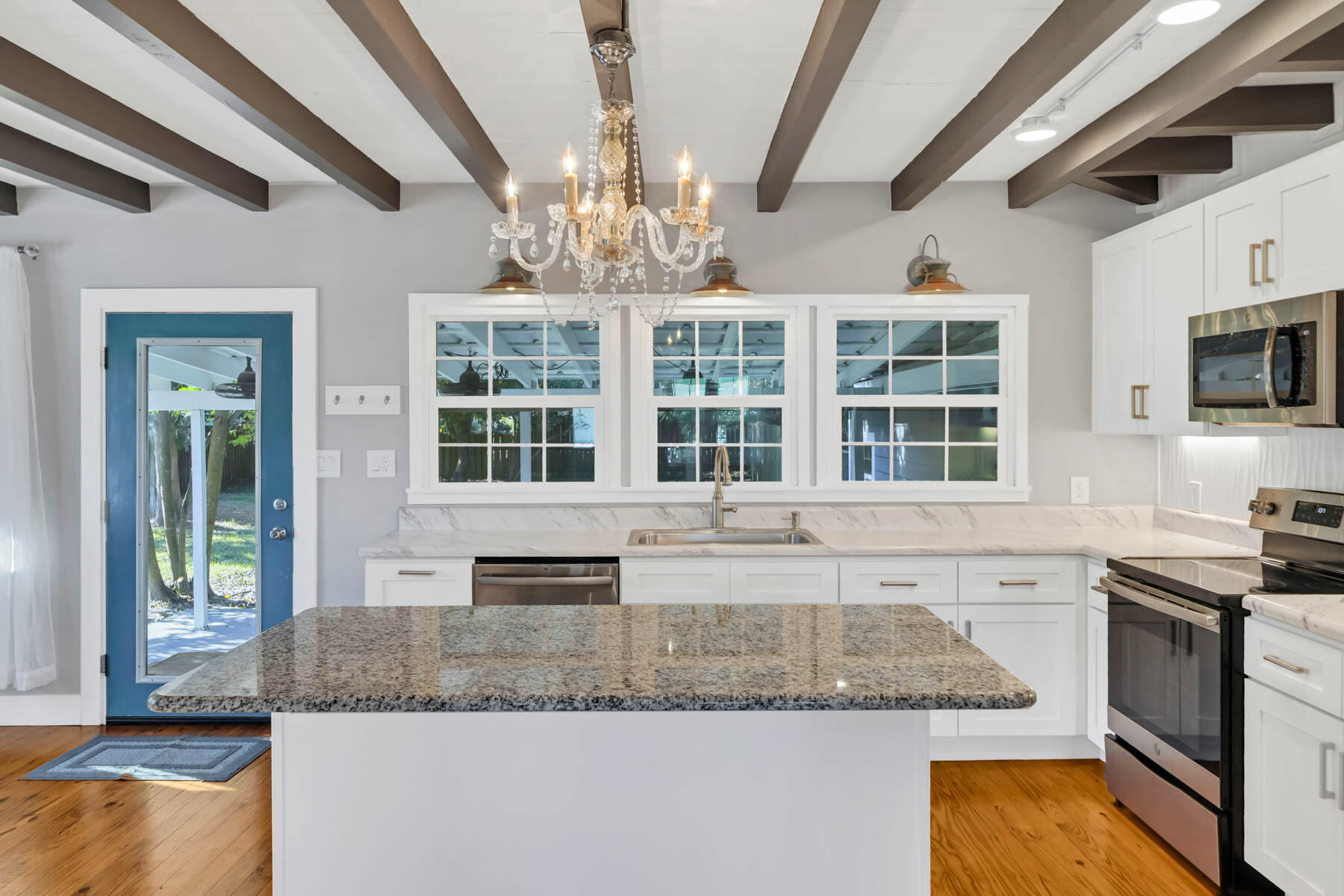 GARNIER BEACH - Residential