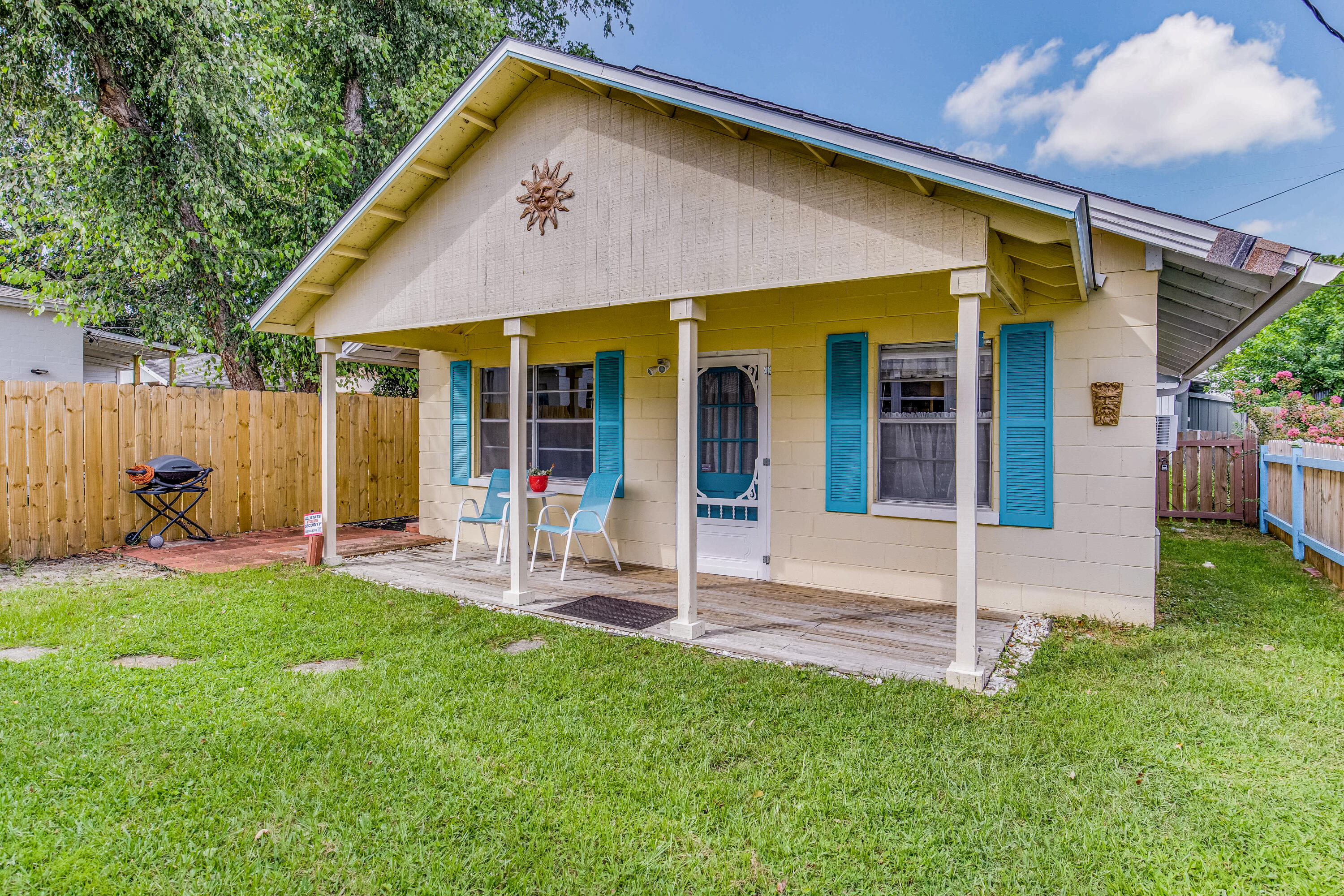 NAVY POINT - Residential