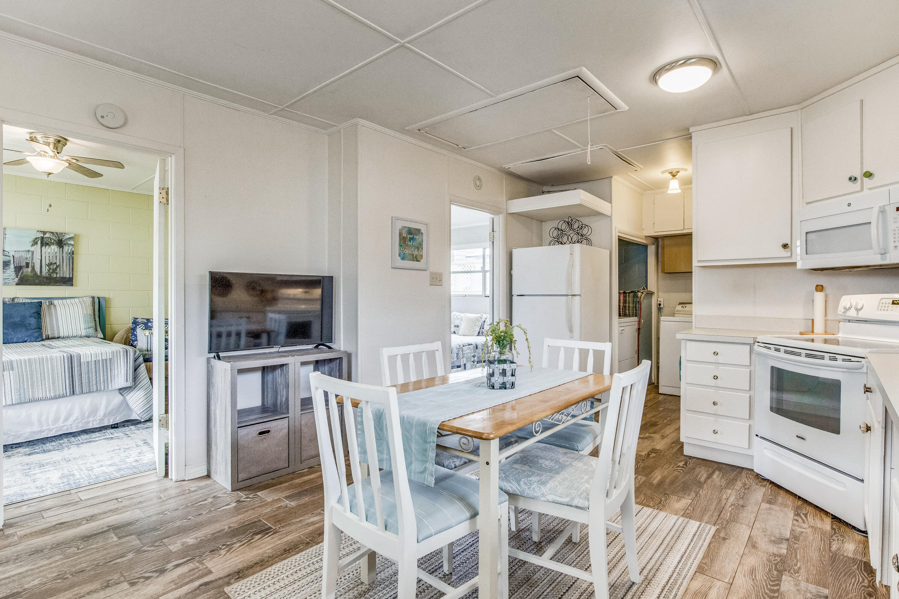 NAVY POINT - Residential