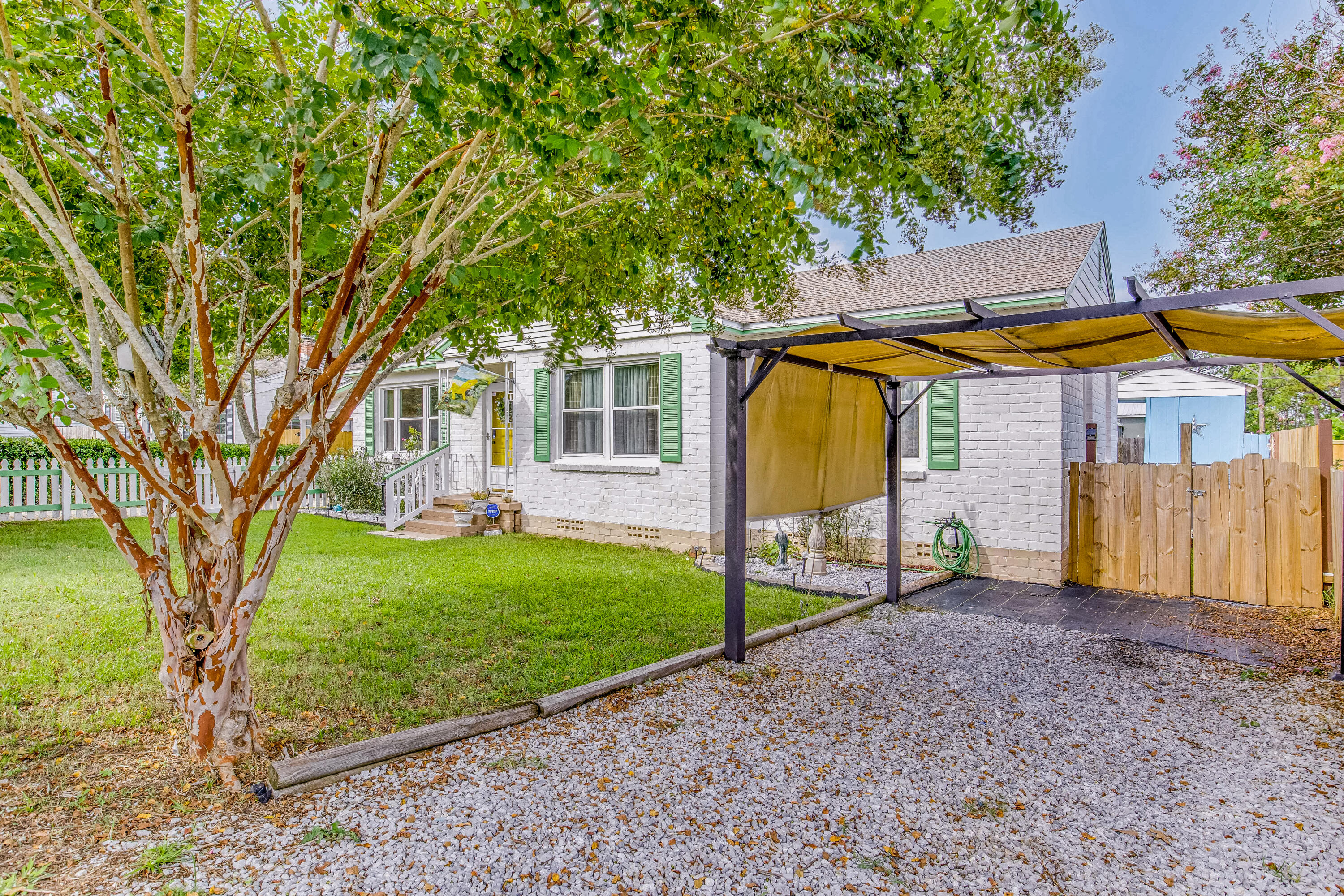 NAVY POINT - Residential