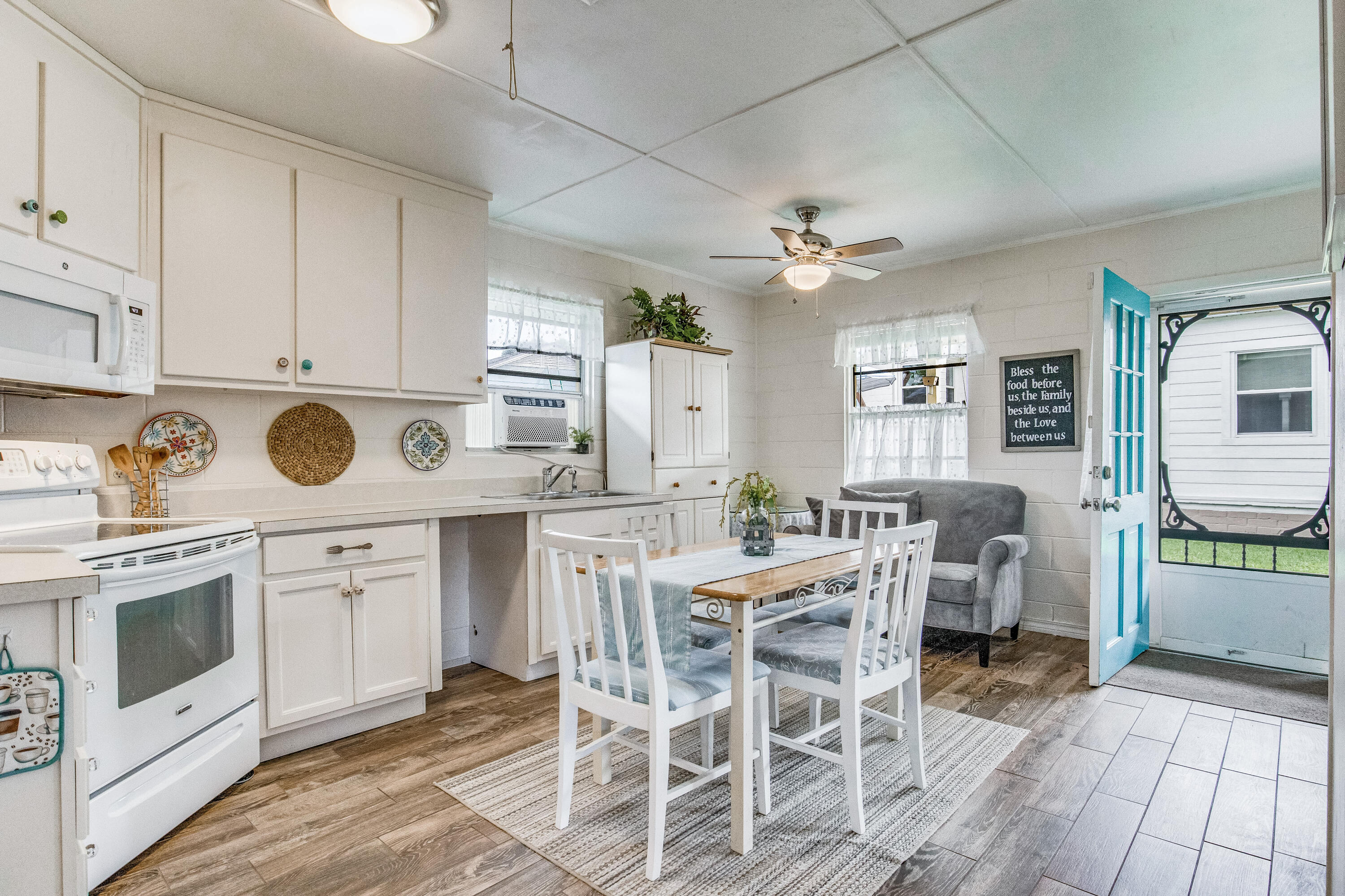 NAVY POINT - Residential