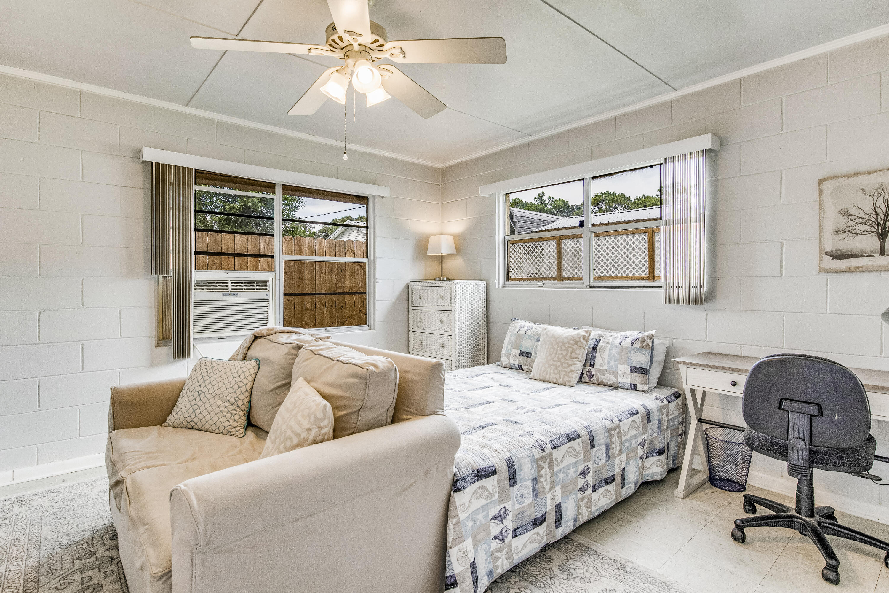 NAVY POINT - Residential