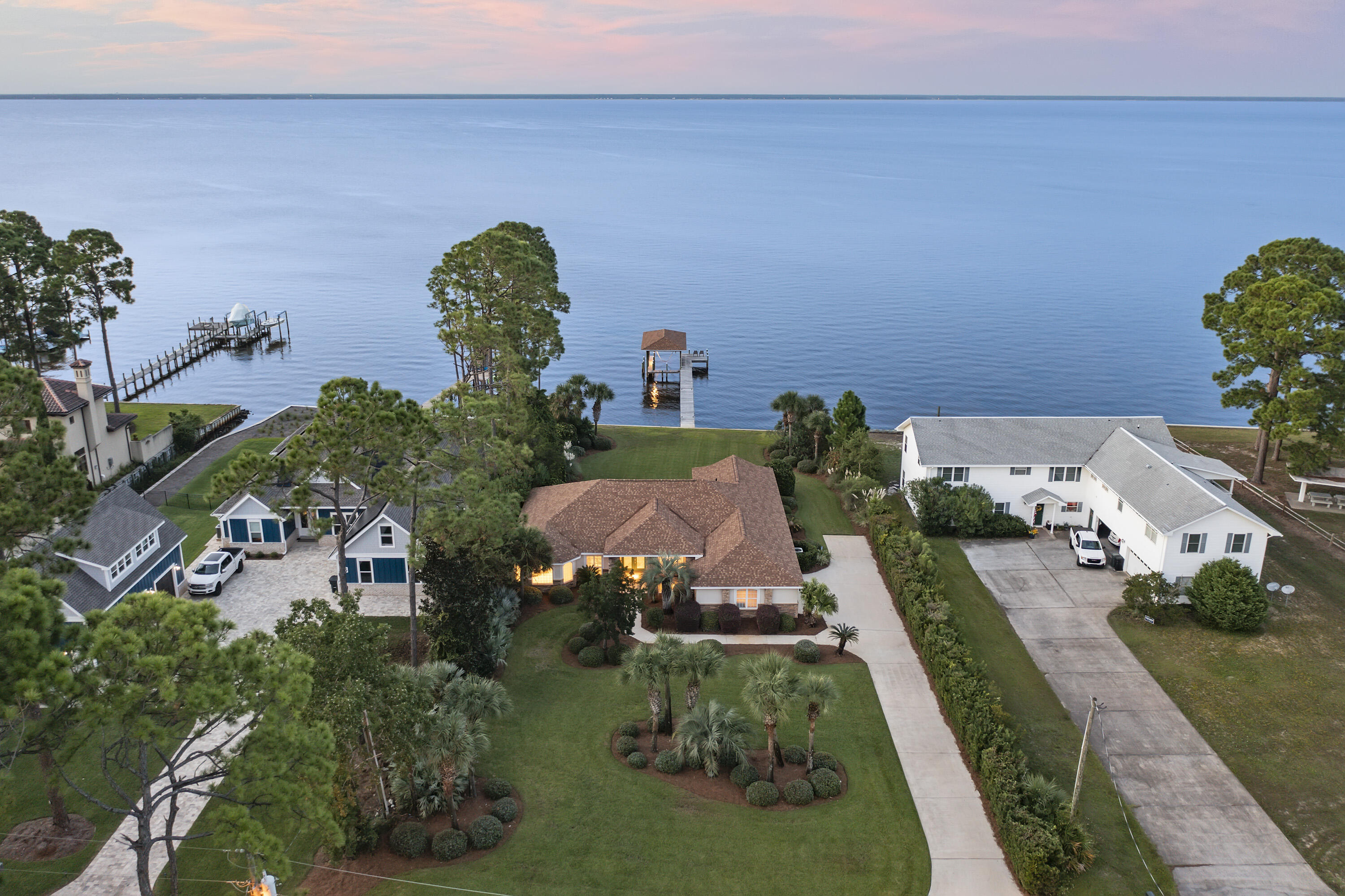 FLAMINGO BEACH - Residential