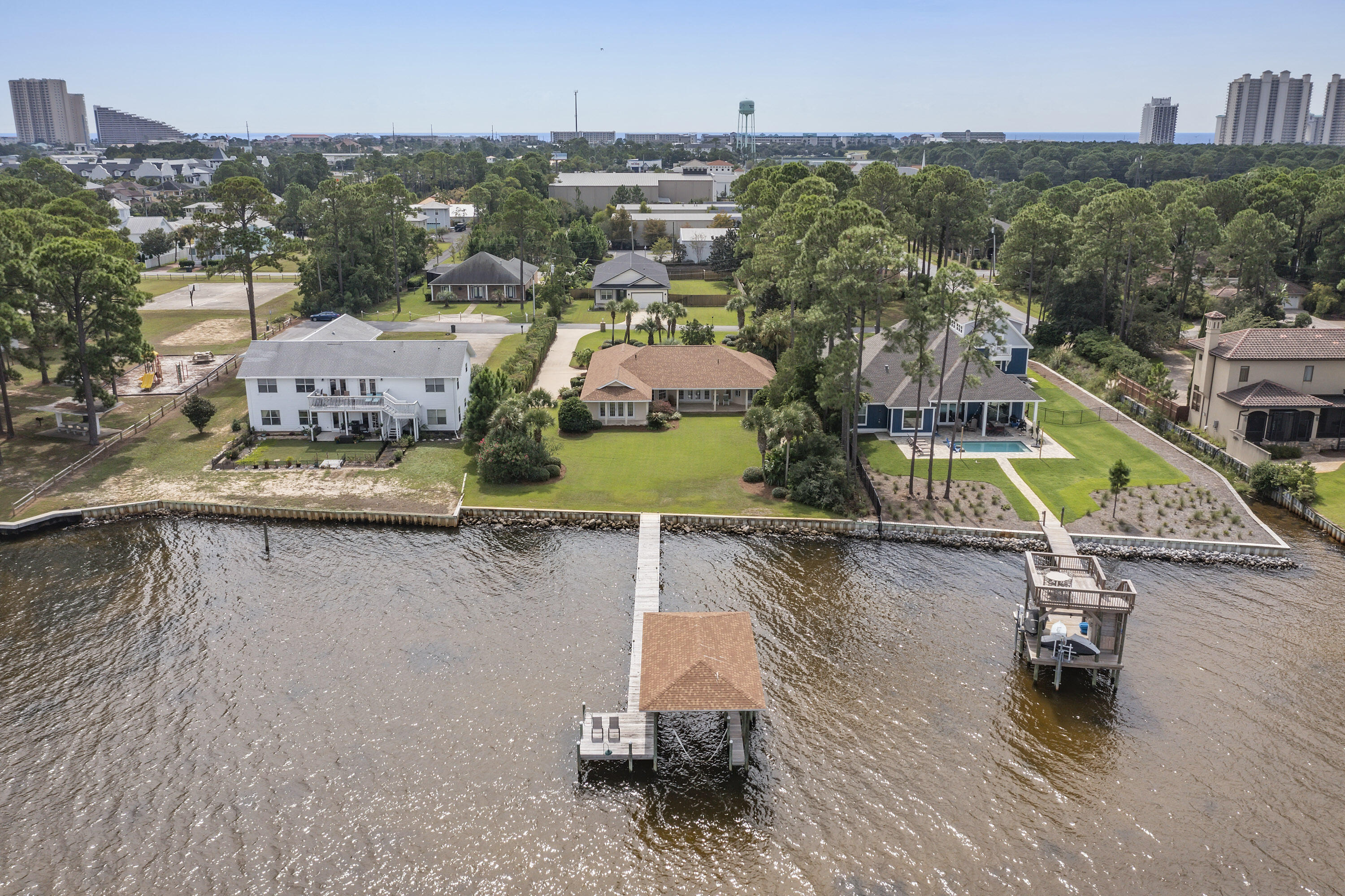 FLAMINGO BEACH - Residential