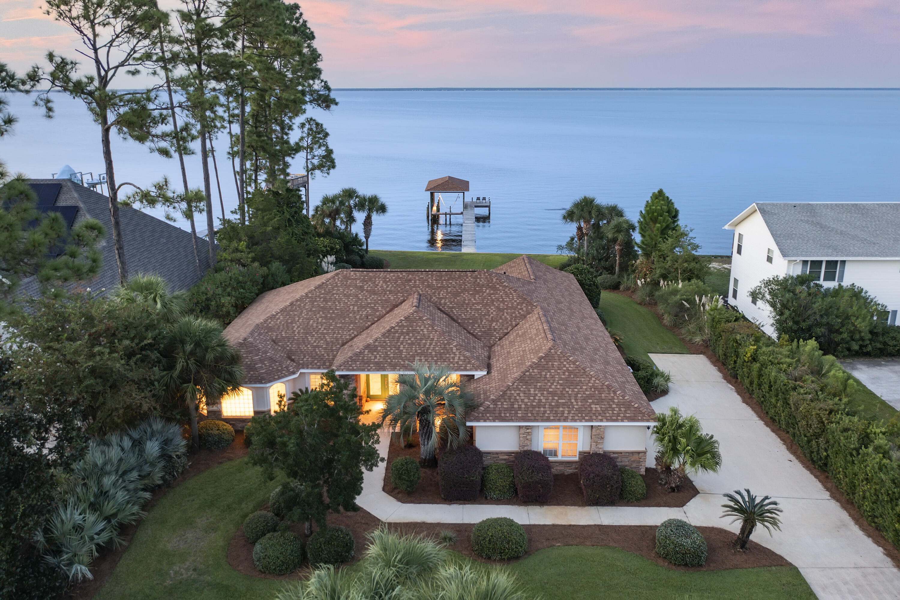 FLAMINGO BEACH - Residential