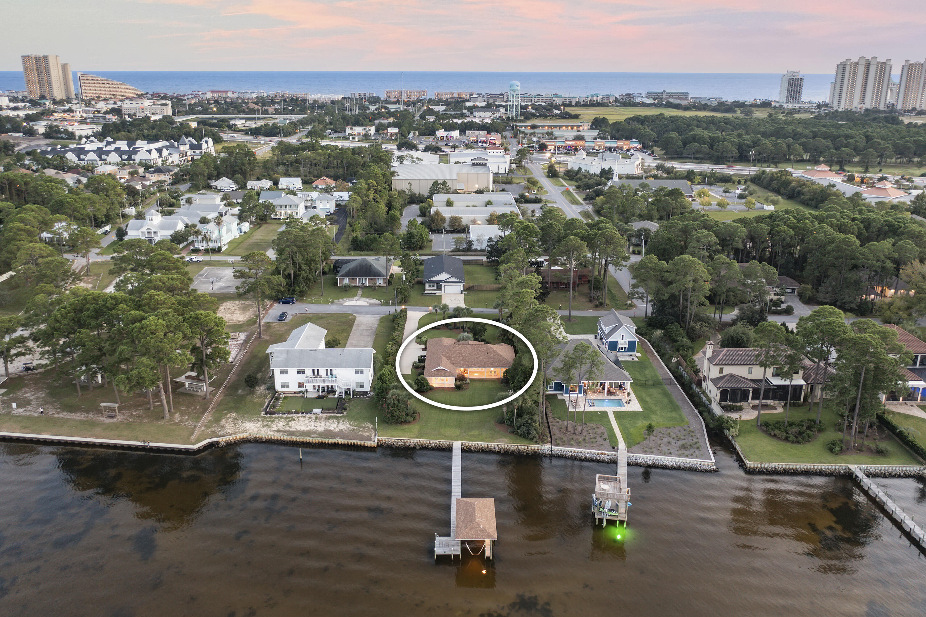 FLAMINGO BEACH - Residential