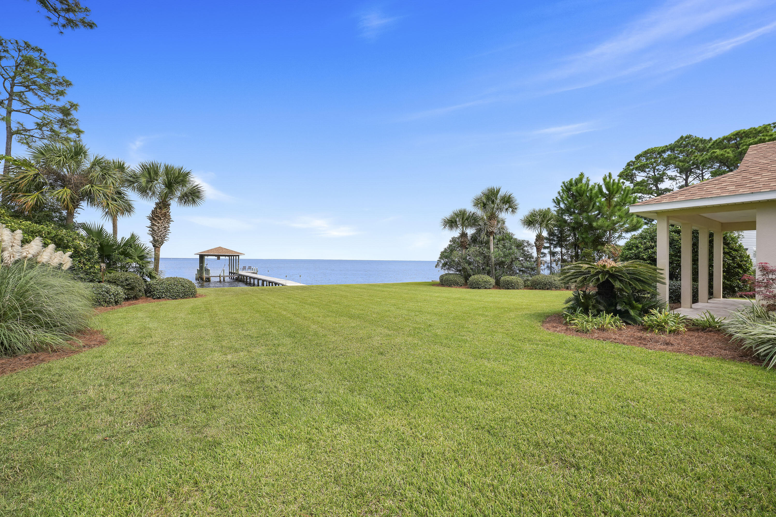 FLAMINGO BEACH - Residential