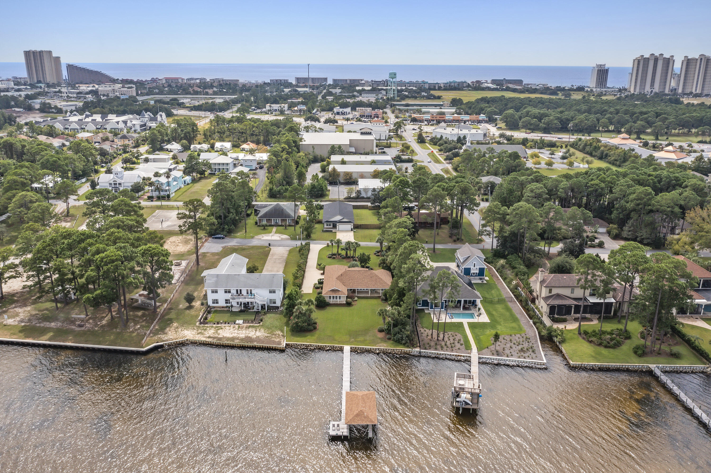 FLAMINGO BEACH - Residential