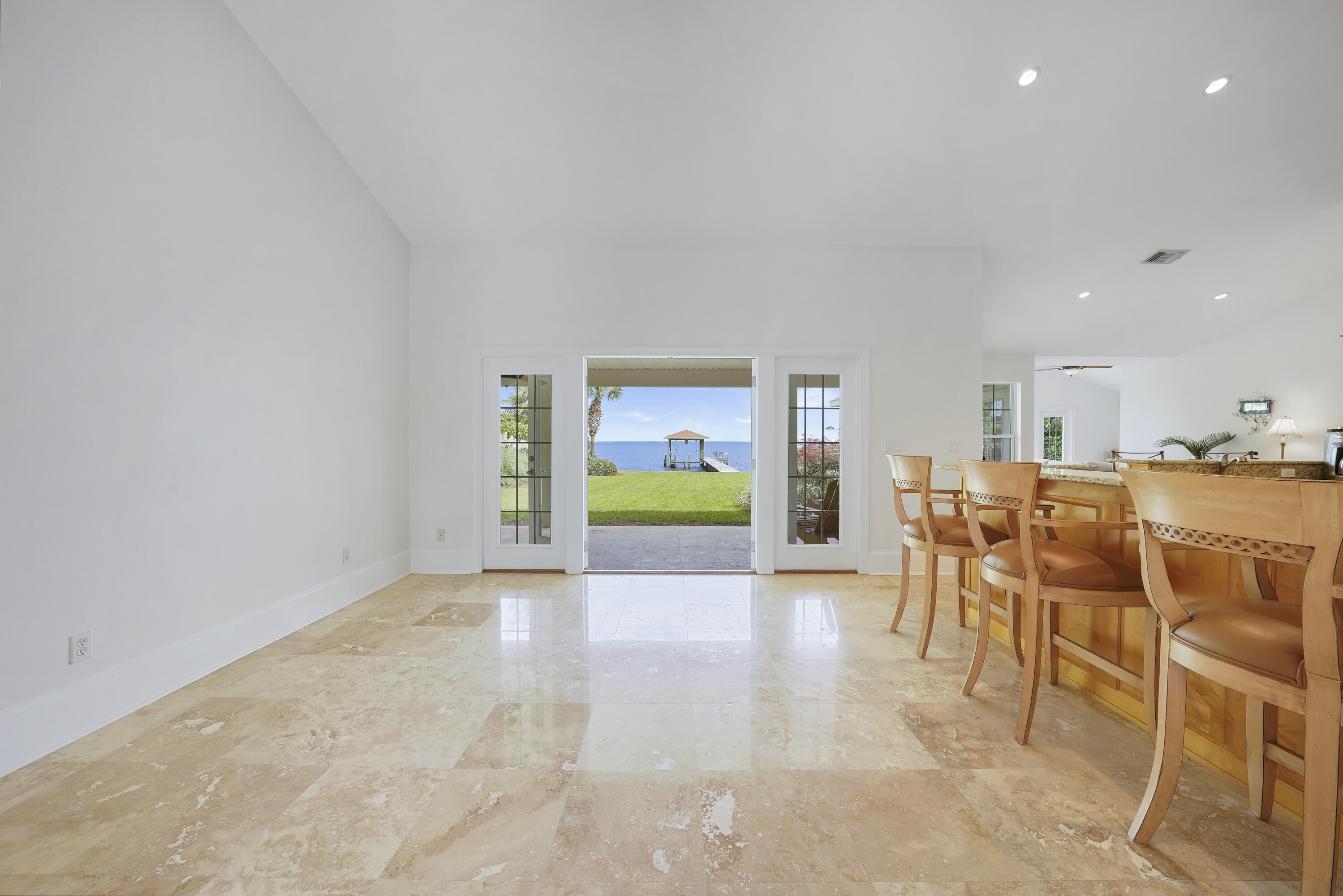 FLAMINGO BEACH - Residential