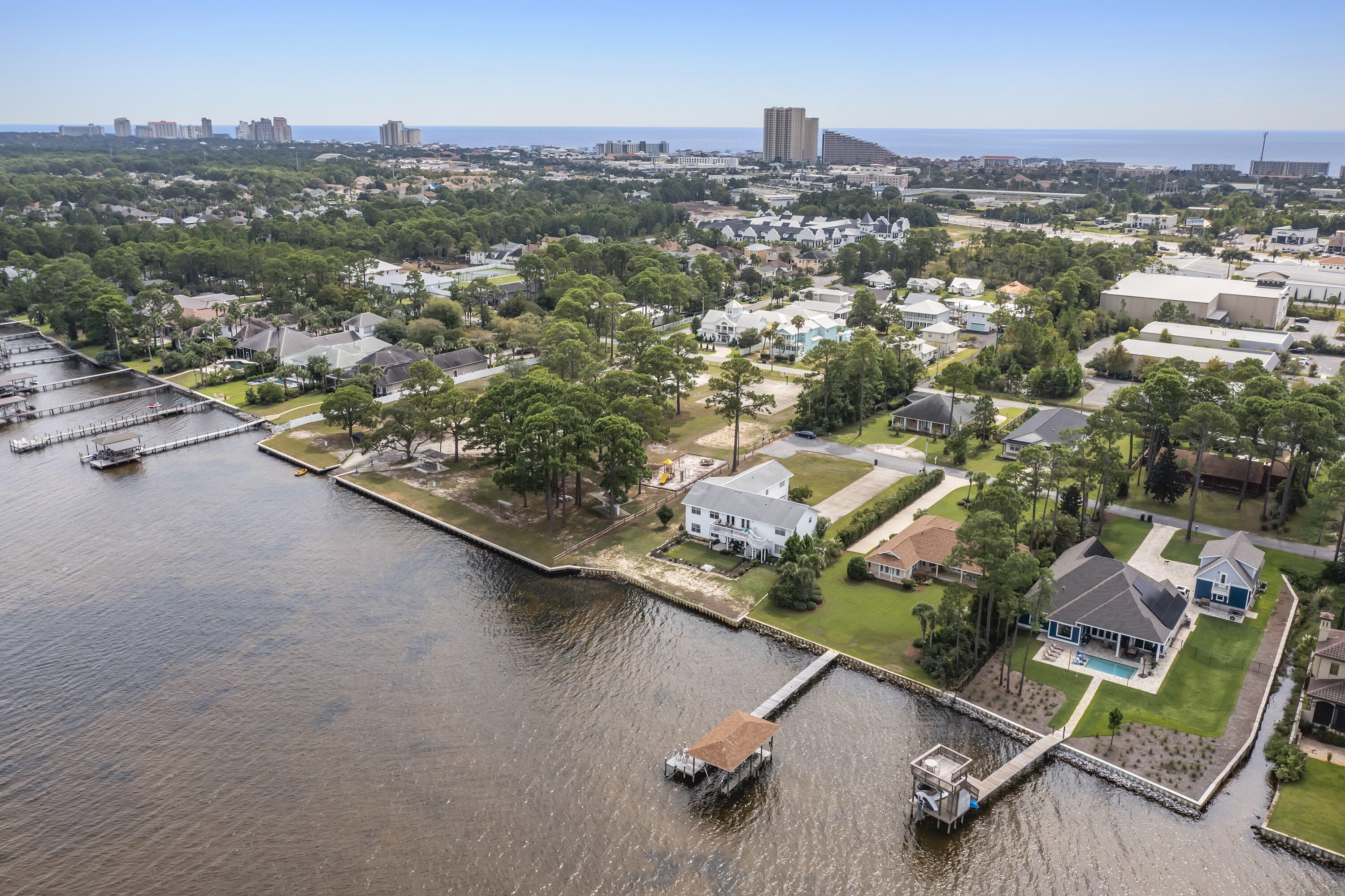 FLAMINGO BEACH - Residential
