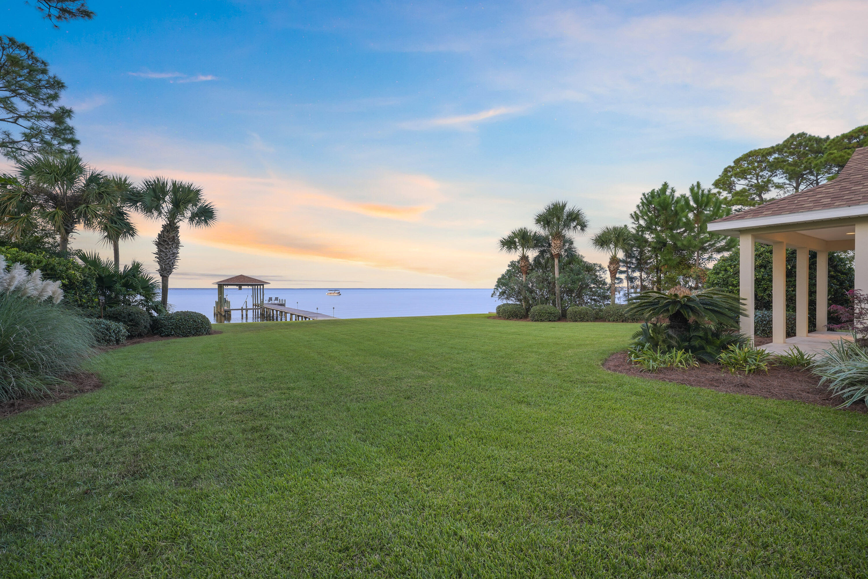 FLAMINGO BEACH - Residential
