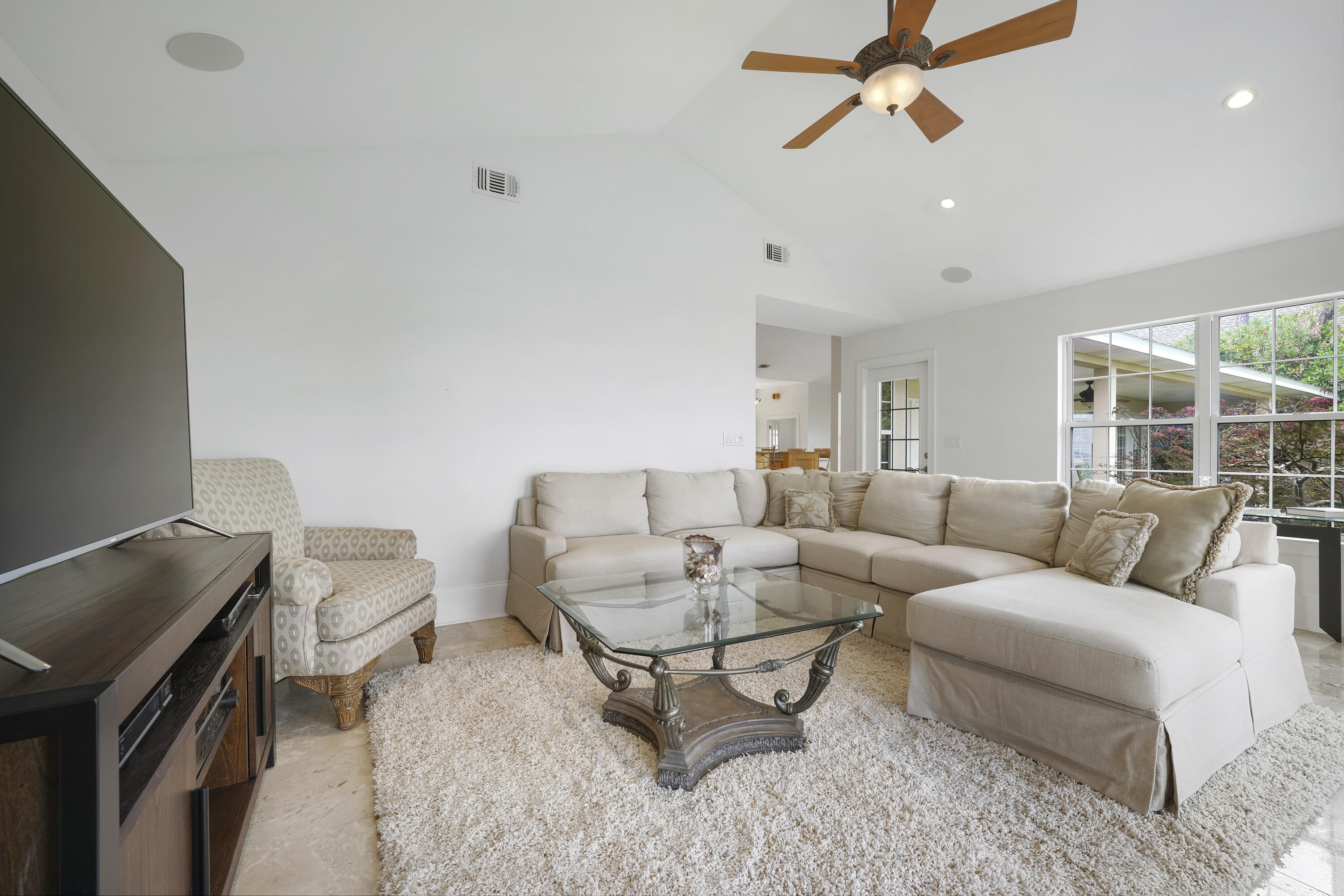 FLAMINGO BEACH - Residential