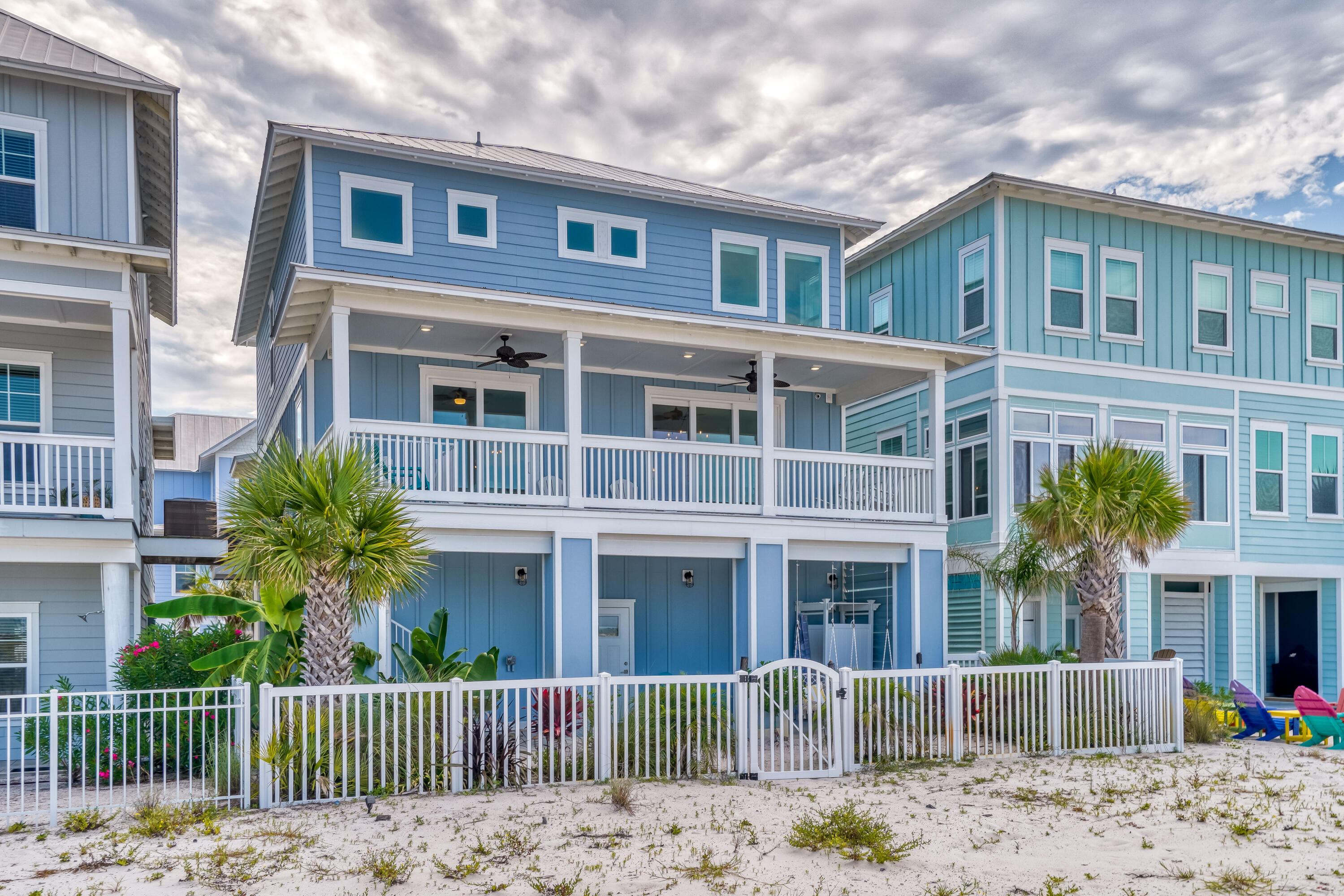 BY THE SEA - Residential