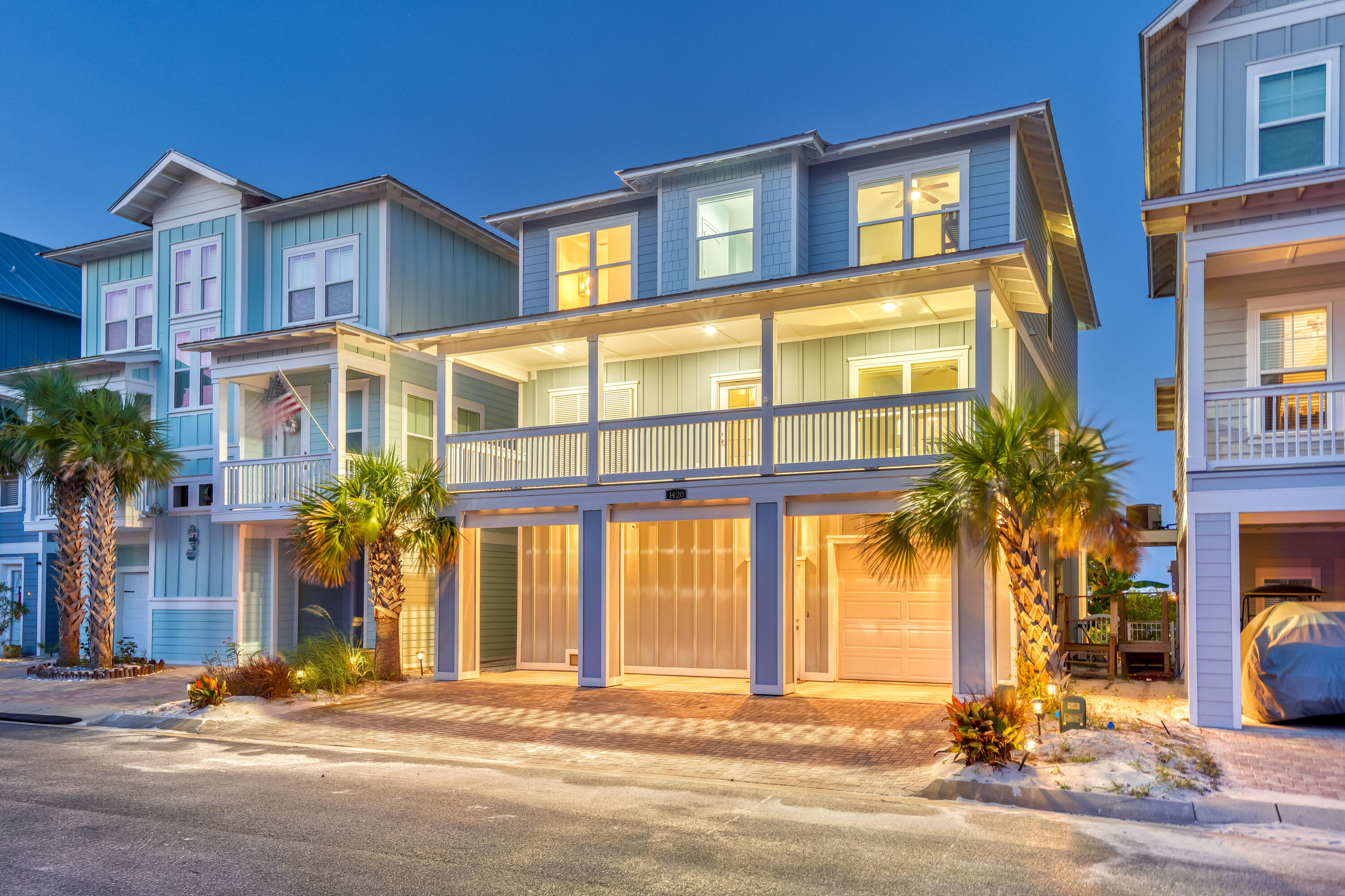 BY THE SEA - Residential