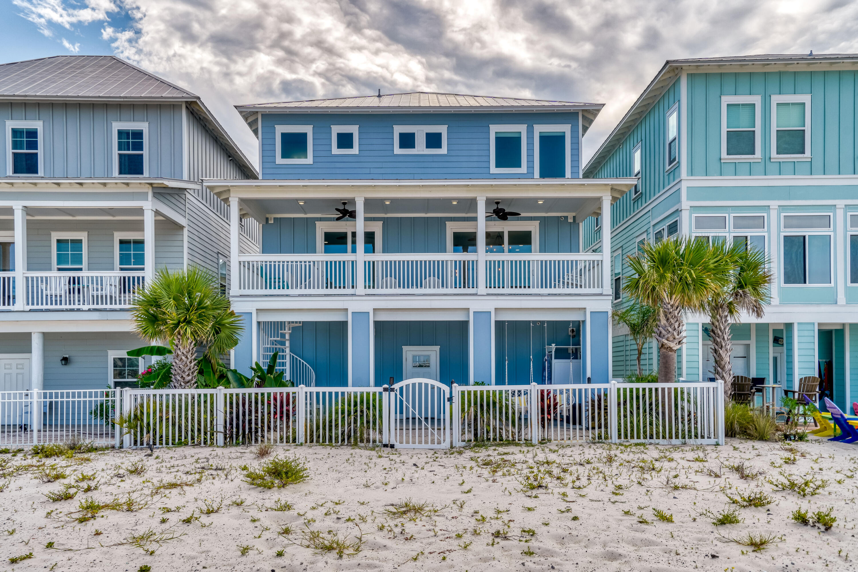 BY THE SEA - Residential
