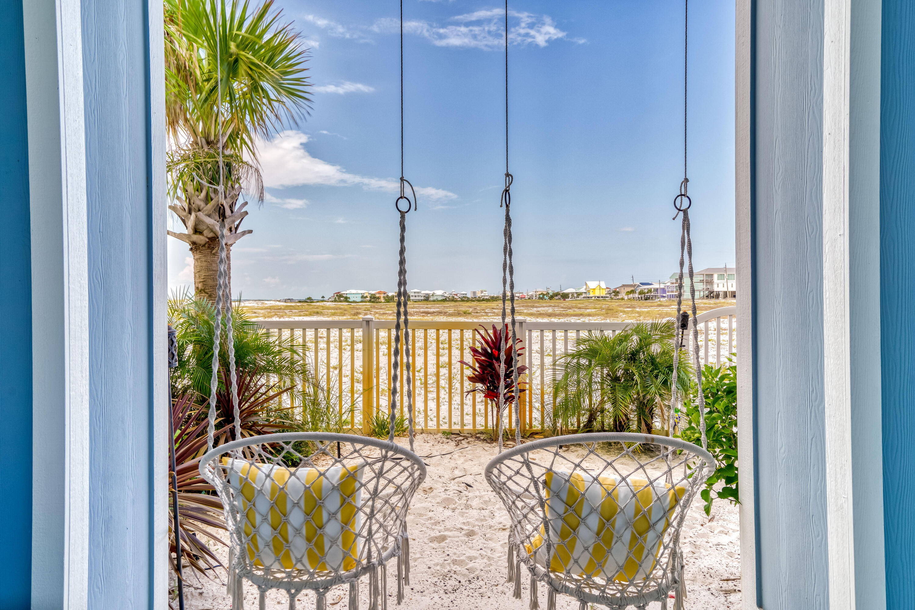 BY THE SEA - Residential