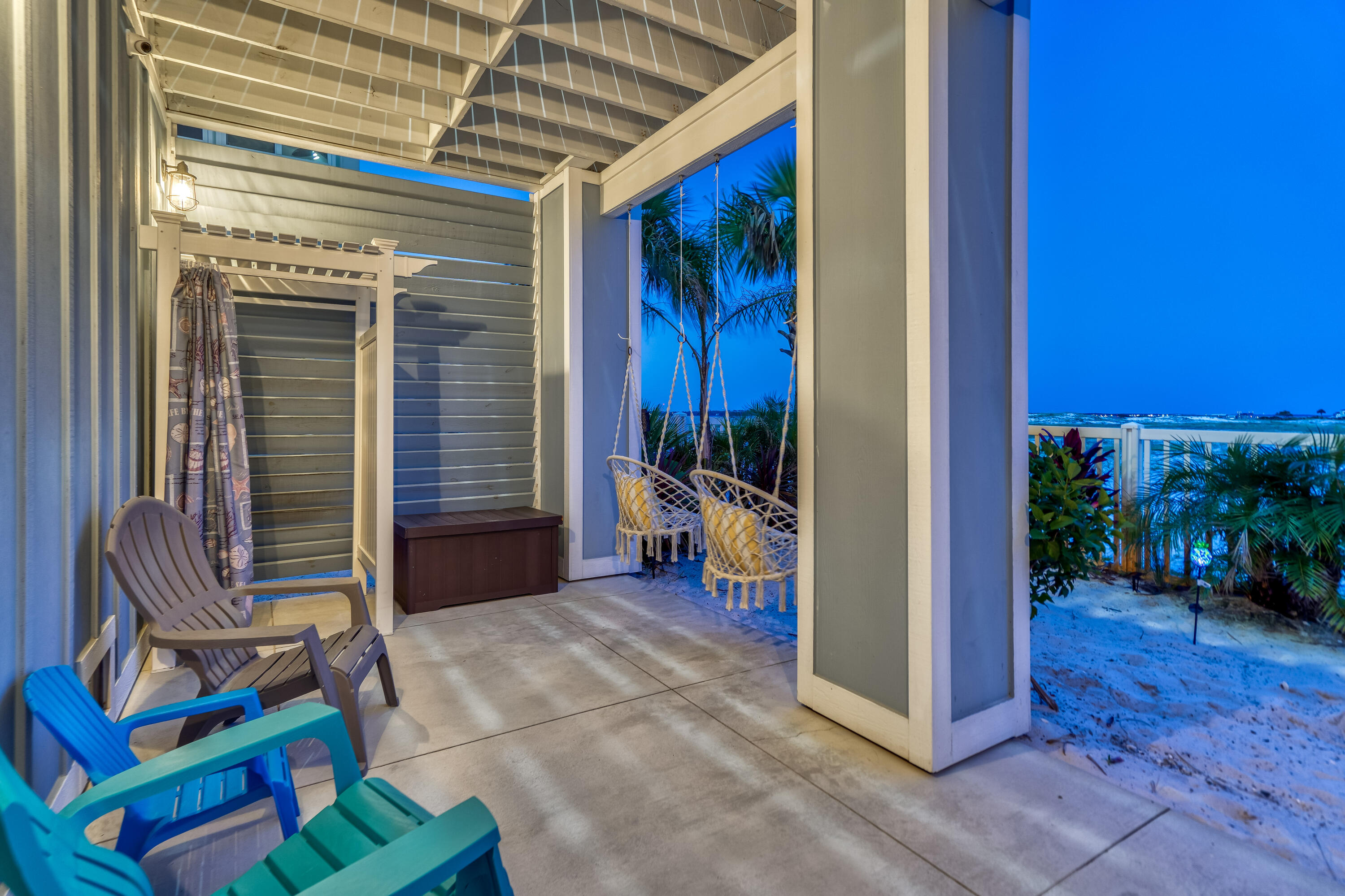 BY THE SEA - Residential