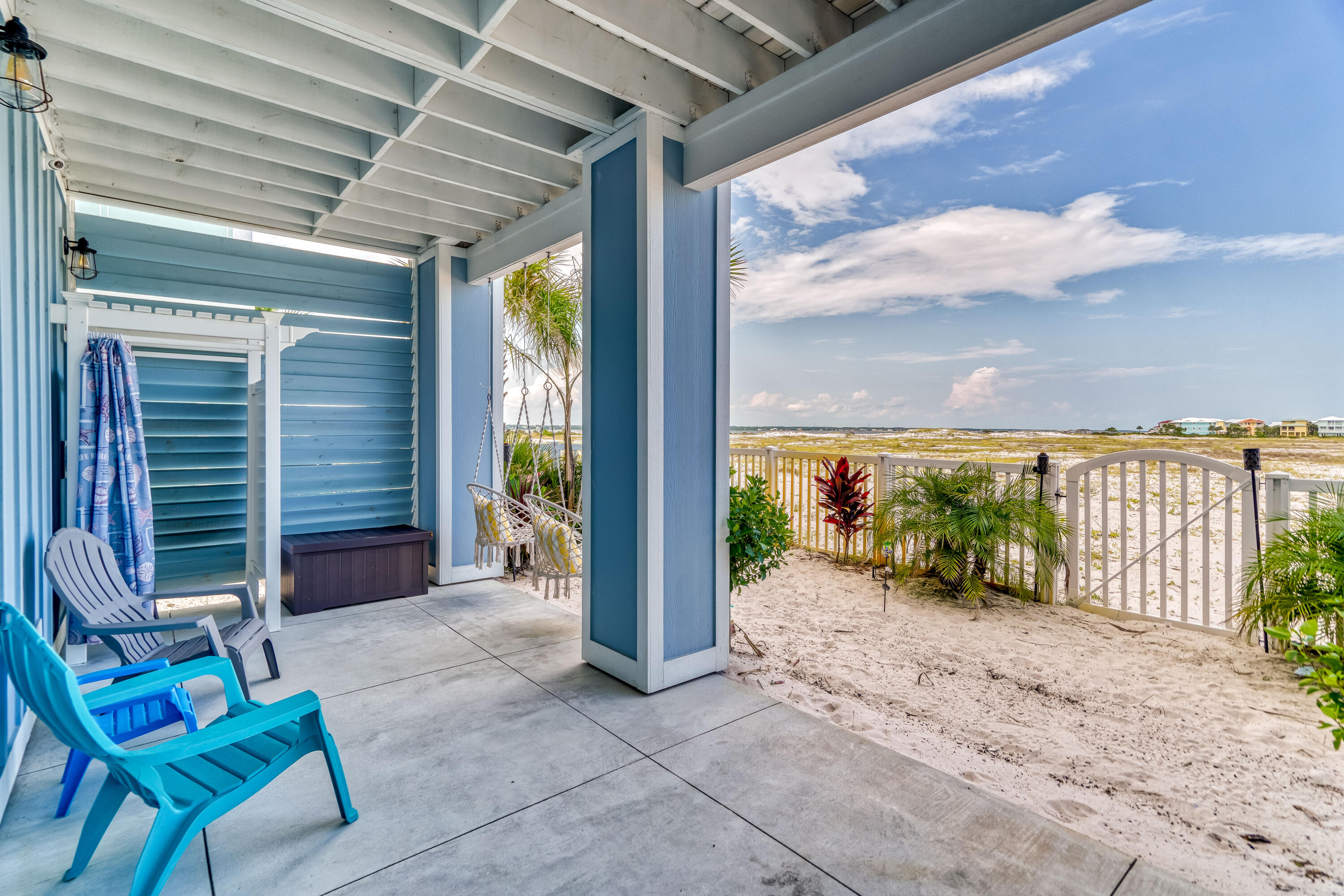 BY THE SEA - Residential