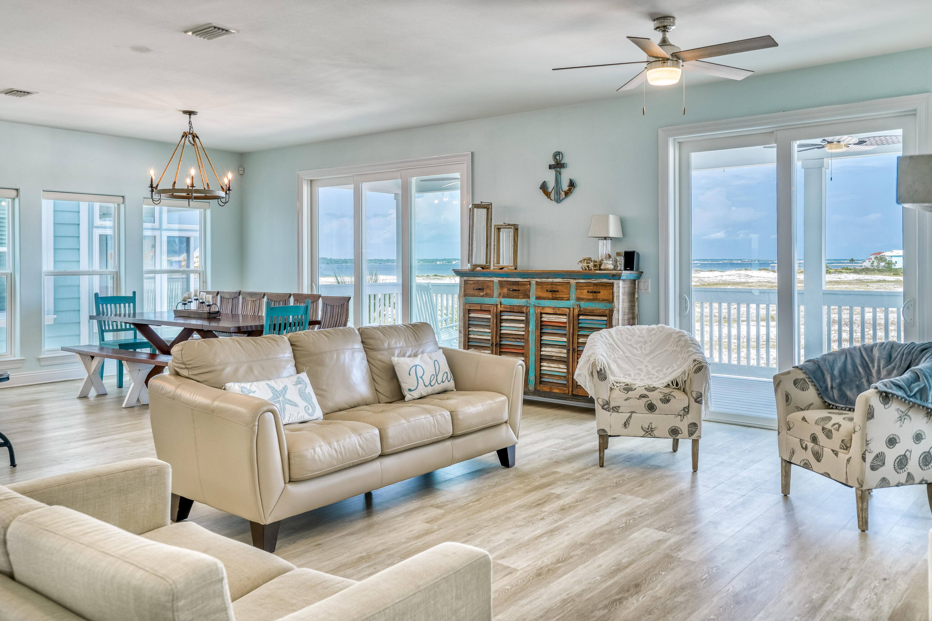 BY THE SEA - Residential