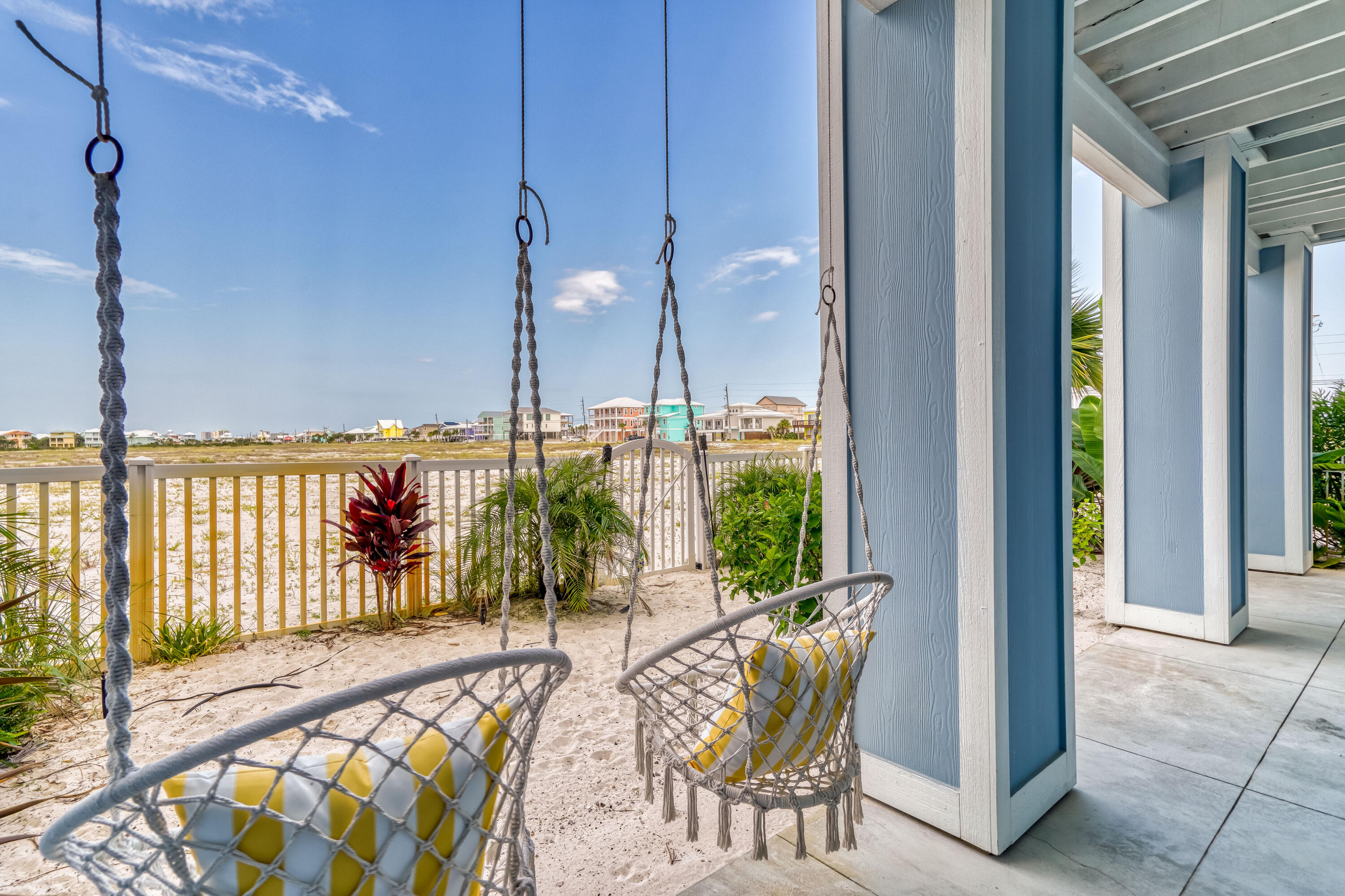 BY THE SEA - Residential