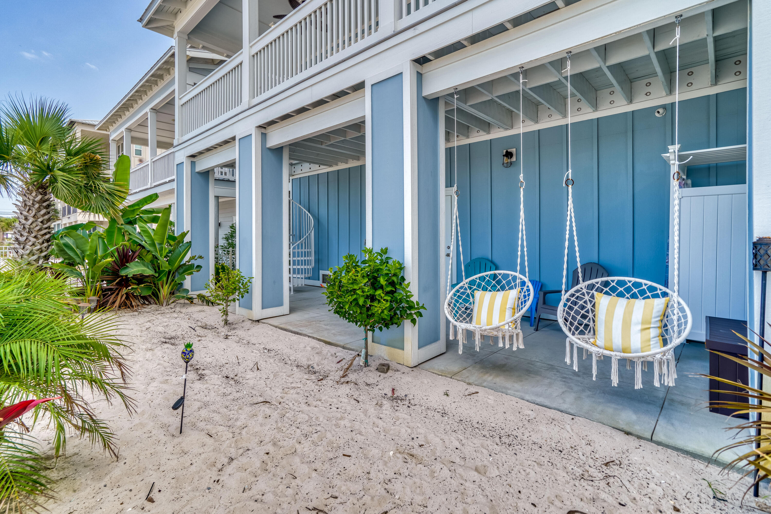 BY THE SEA - Residential