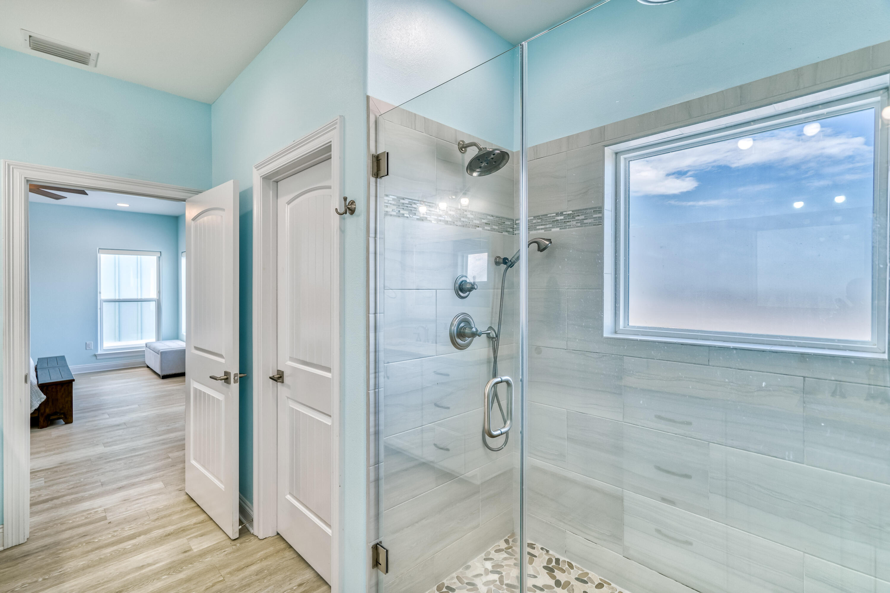 BY THE SEA - Residential