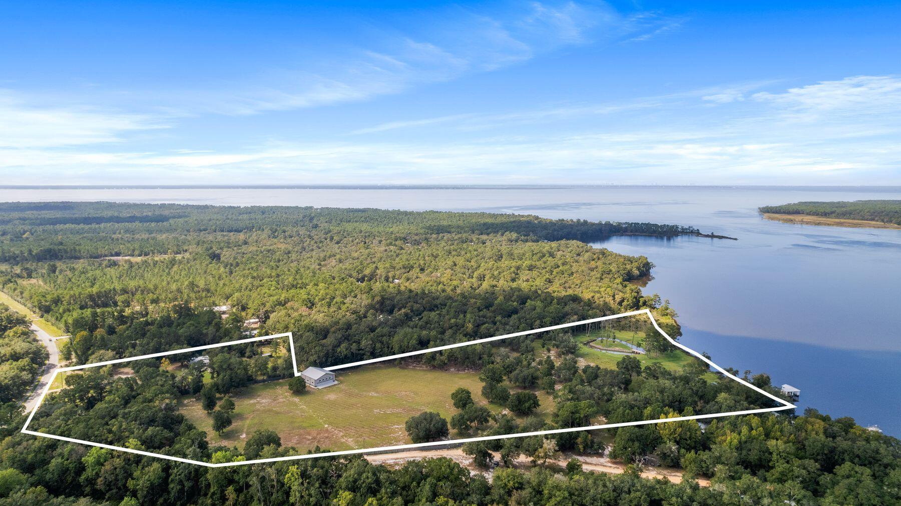 NO RECORDED SUBDIVISION - Land