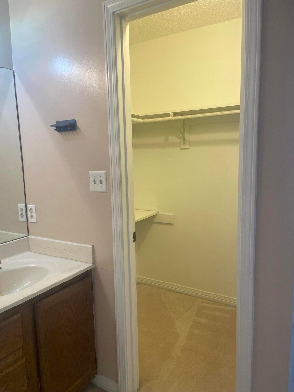 PINE FOREST - Residential Lease
