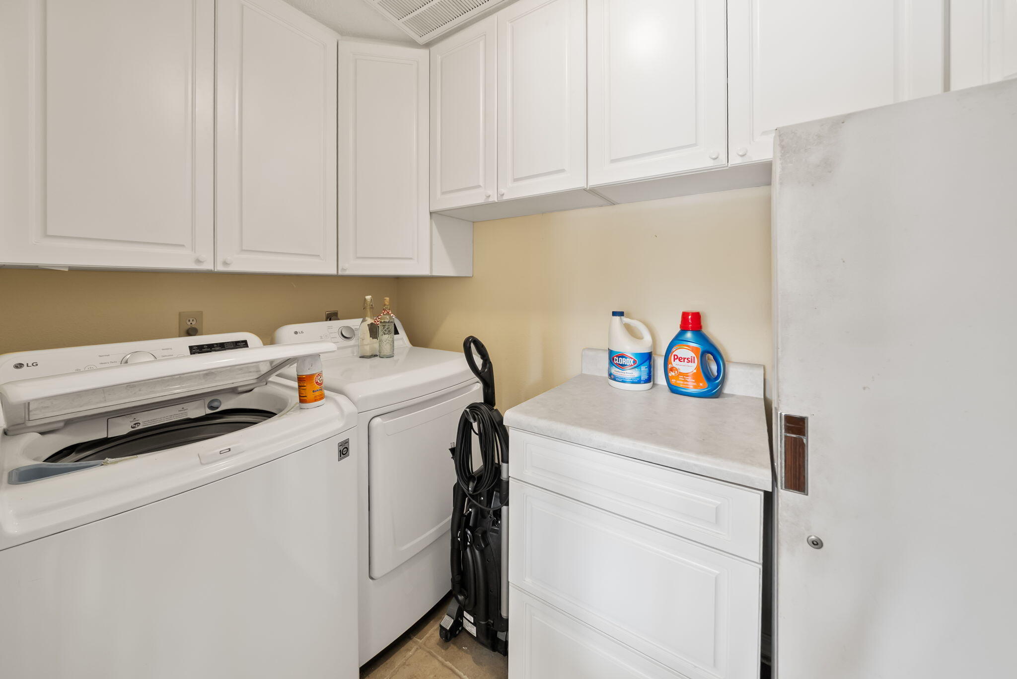 ISLAND VIEW ESTATES - Residential