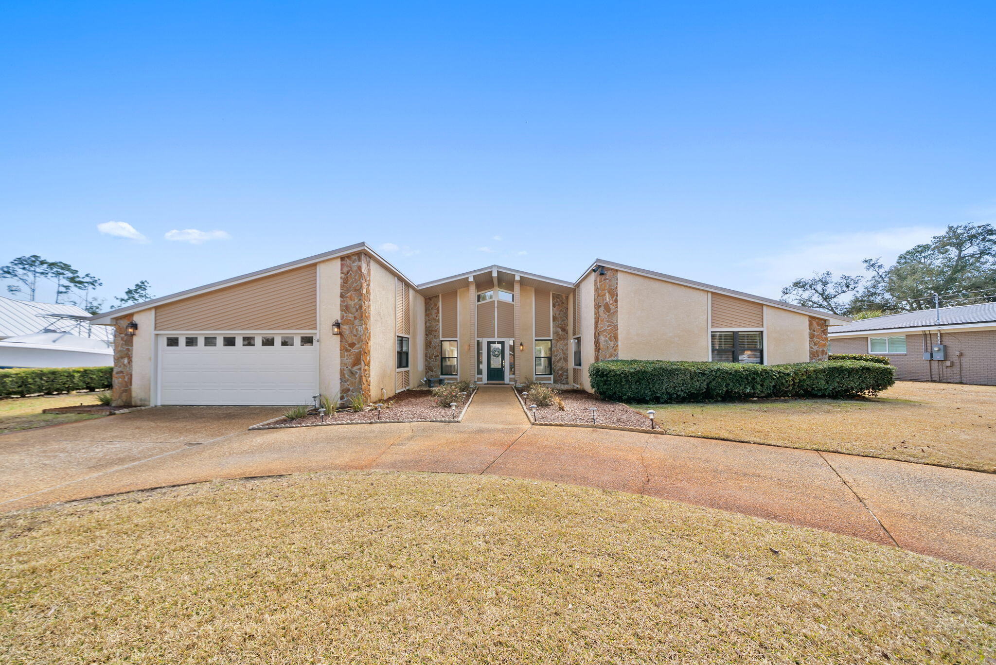 ISLAND VIEW ESTATES - Residential