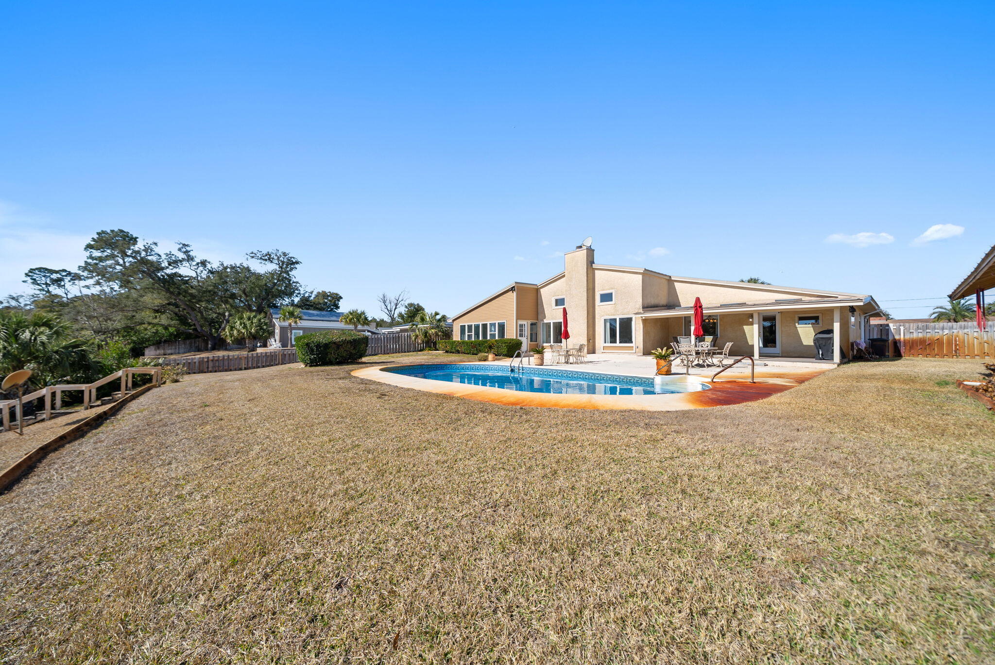ISLAND VIEW ESTATES - Residential
