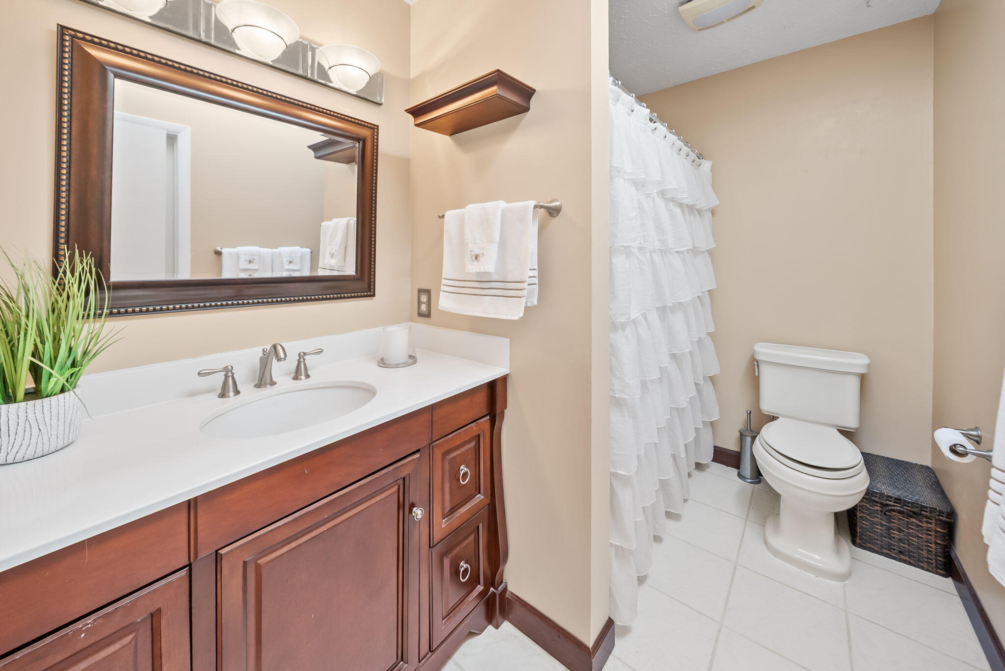 ISLAND VIEW ESTATES - Residential