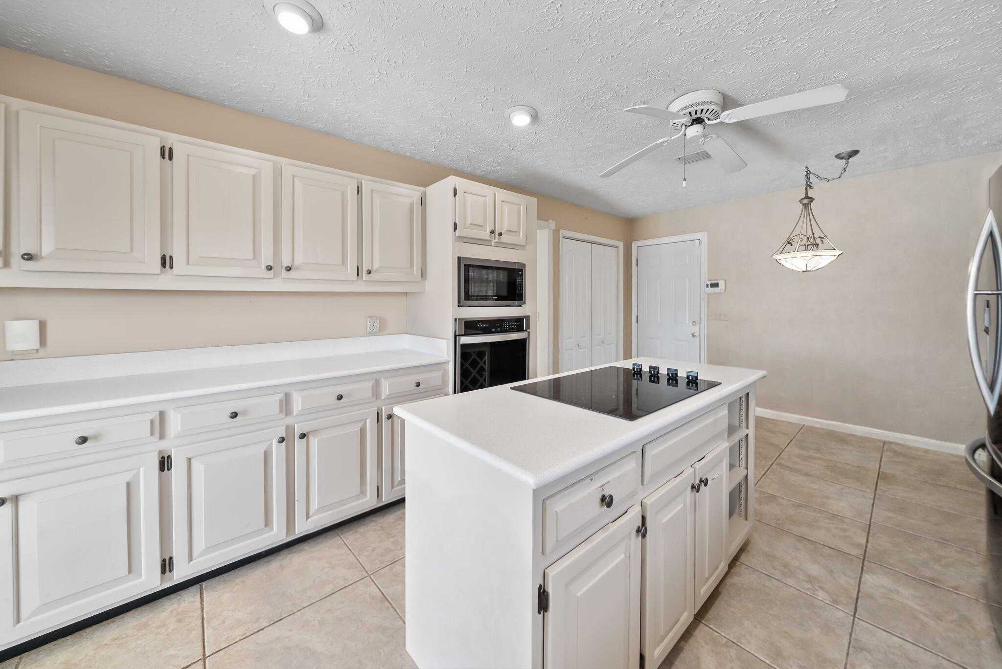 ISLAND VIEW ESTATES - Residential