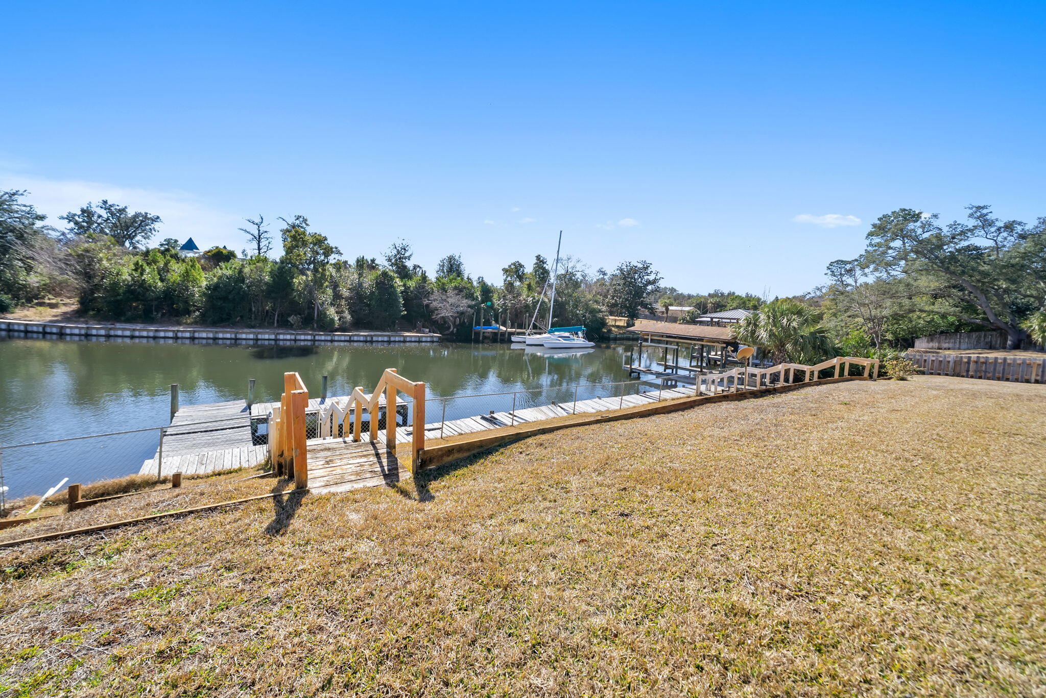 ISLAND VIEW ESTATES - Residential