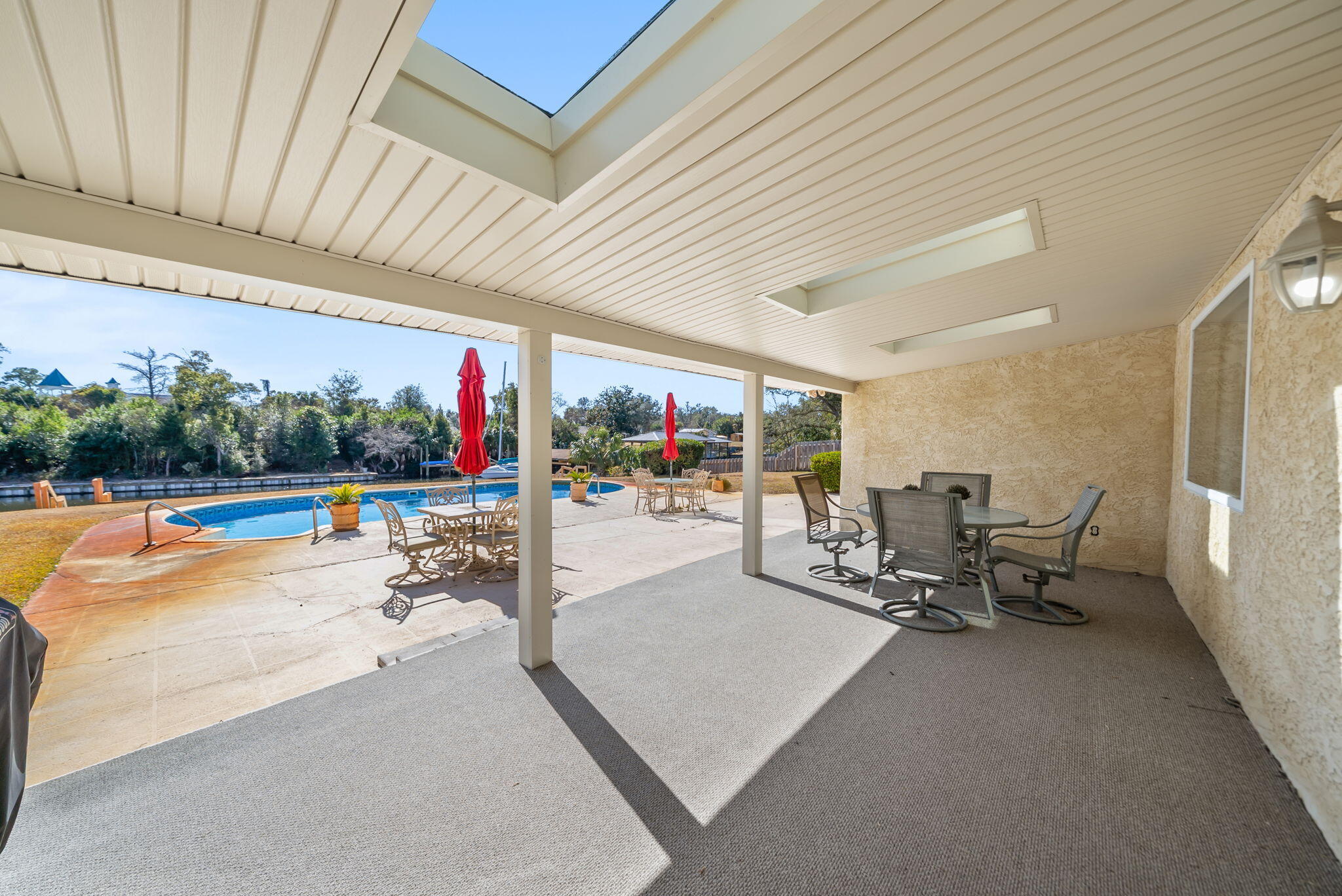 ISLAND VIEW ESTATES - Residential
