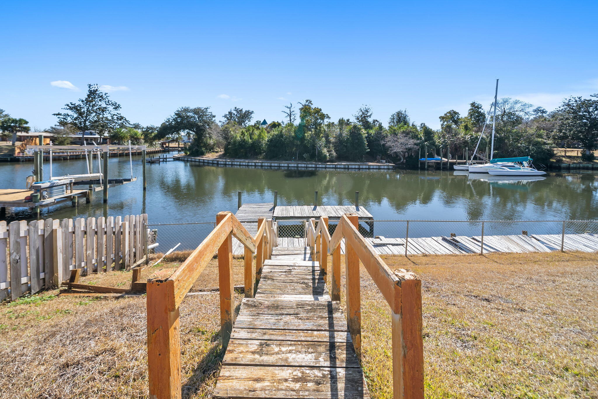 ISLAND VIEW ESTATES - Residential