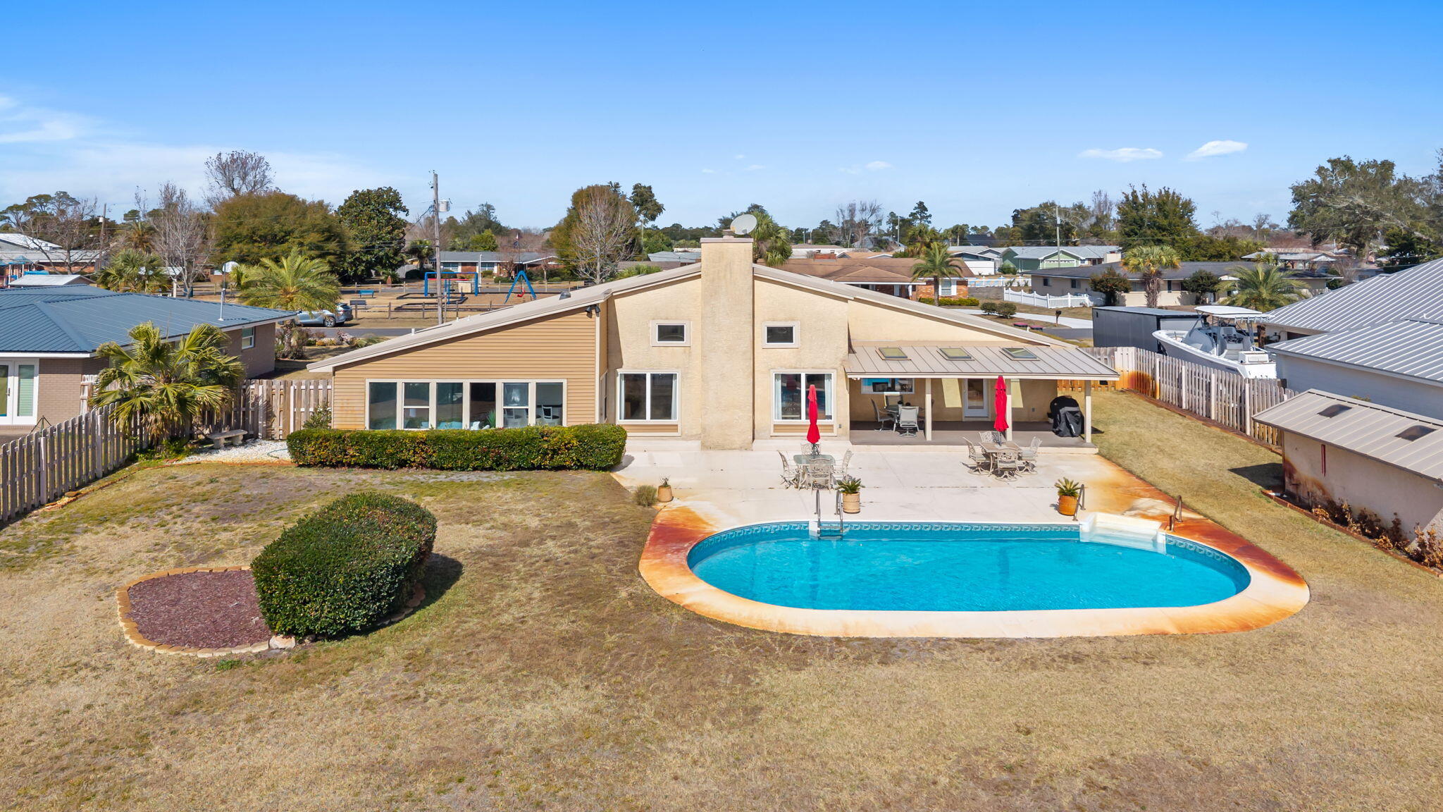 ISLAND VIEW ESTATES - Residential