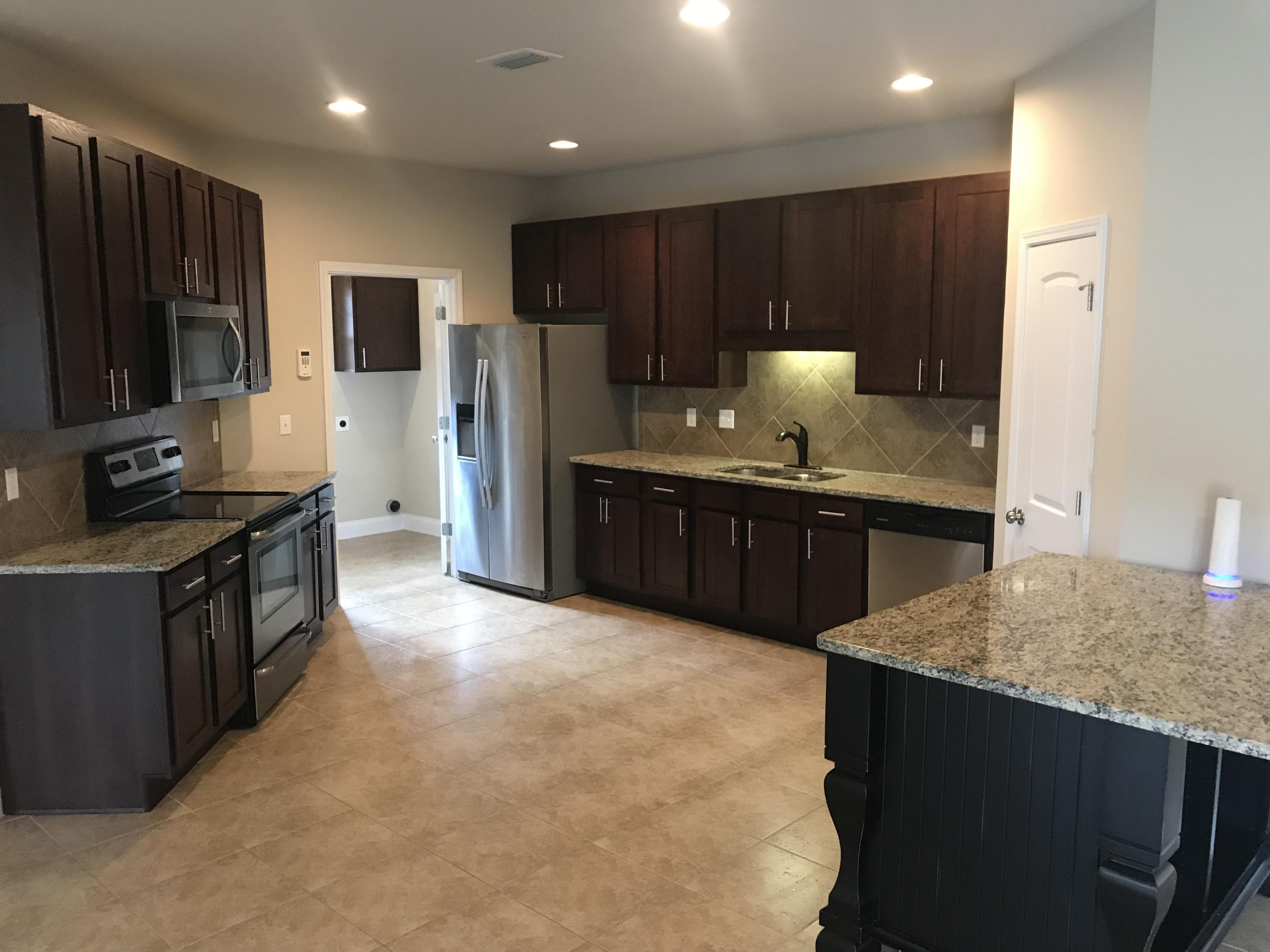 DUGGAN POND ESTATES - Residential Lease