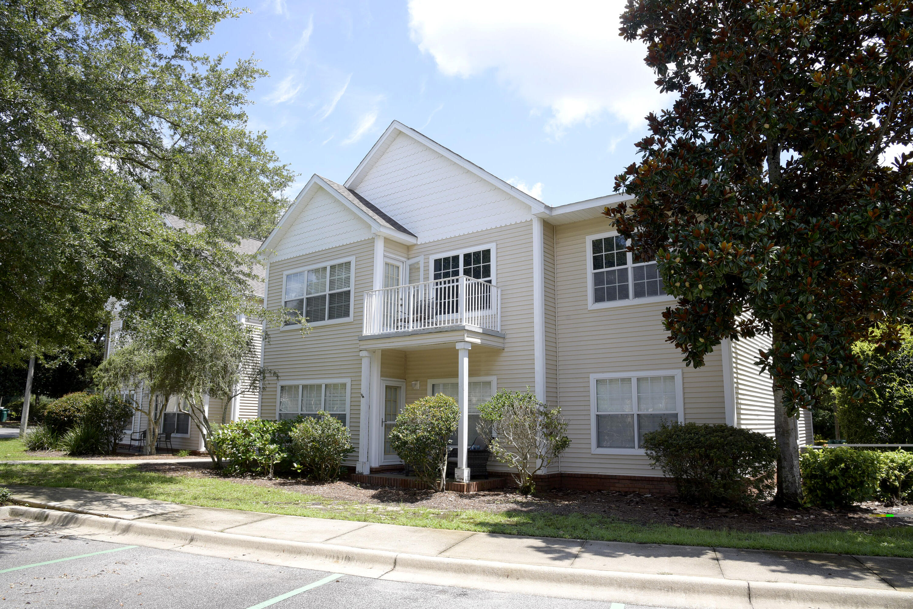 A rare find! 3 Bedroom unit in the heart of Niceville. This cozy condo features three bedrooms and two bathrooms, perfect for those seeking a comfortable living space. The interior boasts a combination of LVP and carpet flooring throughout, providing a modern and inviting atmosphere. Residents will also have access to the community pool, ideal for relaxing and enjoying the warm Florida weather. Call for a showing today!
