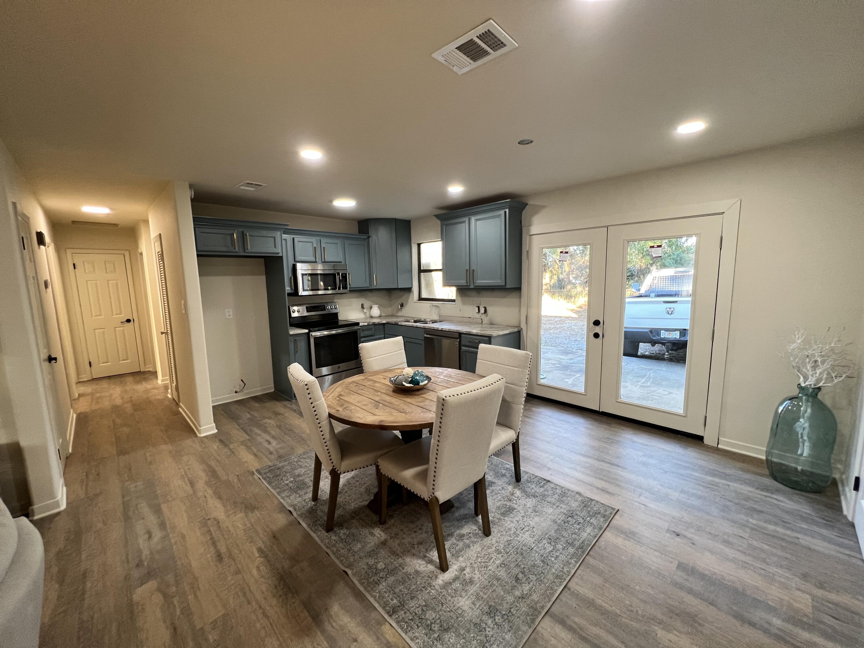 SEABREEZE 6TH ADD LOT 6 BLK F - Residential