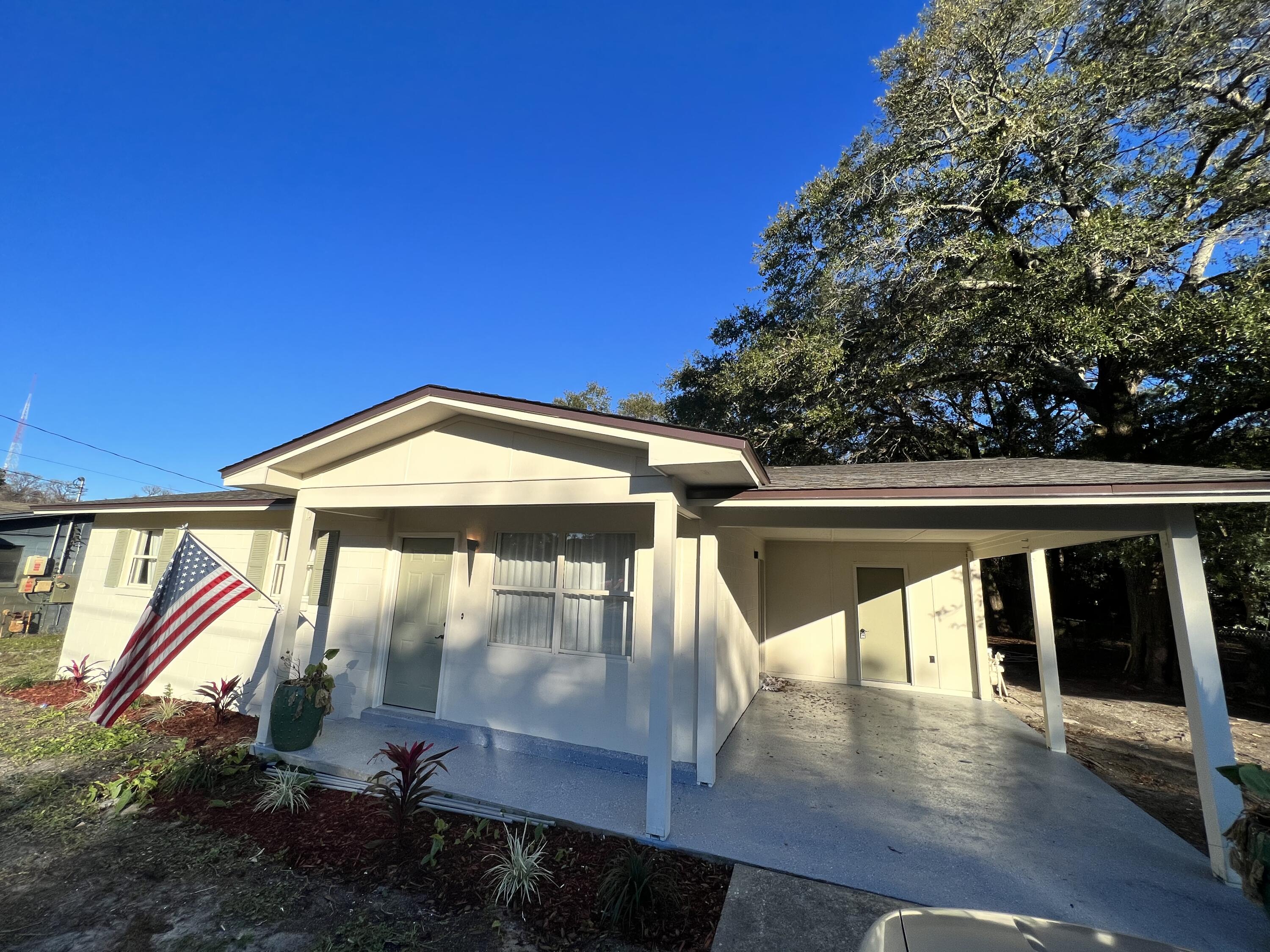 SEABREEZE 6TH ADD LOT 6 BLK F - Residential