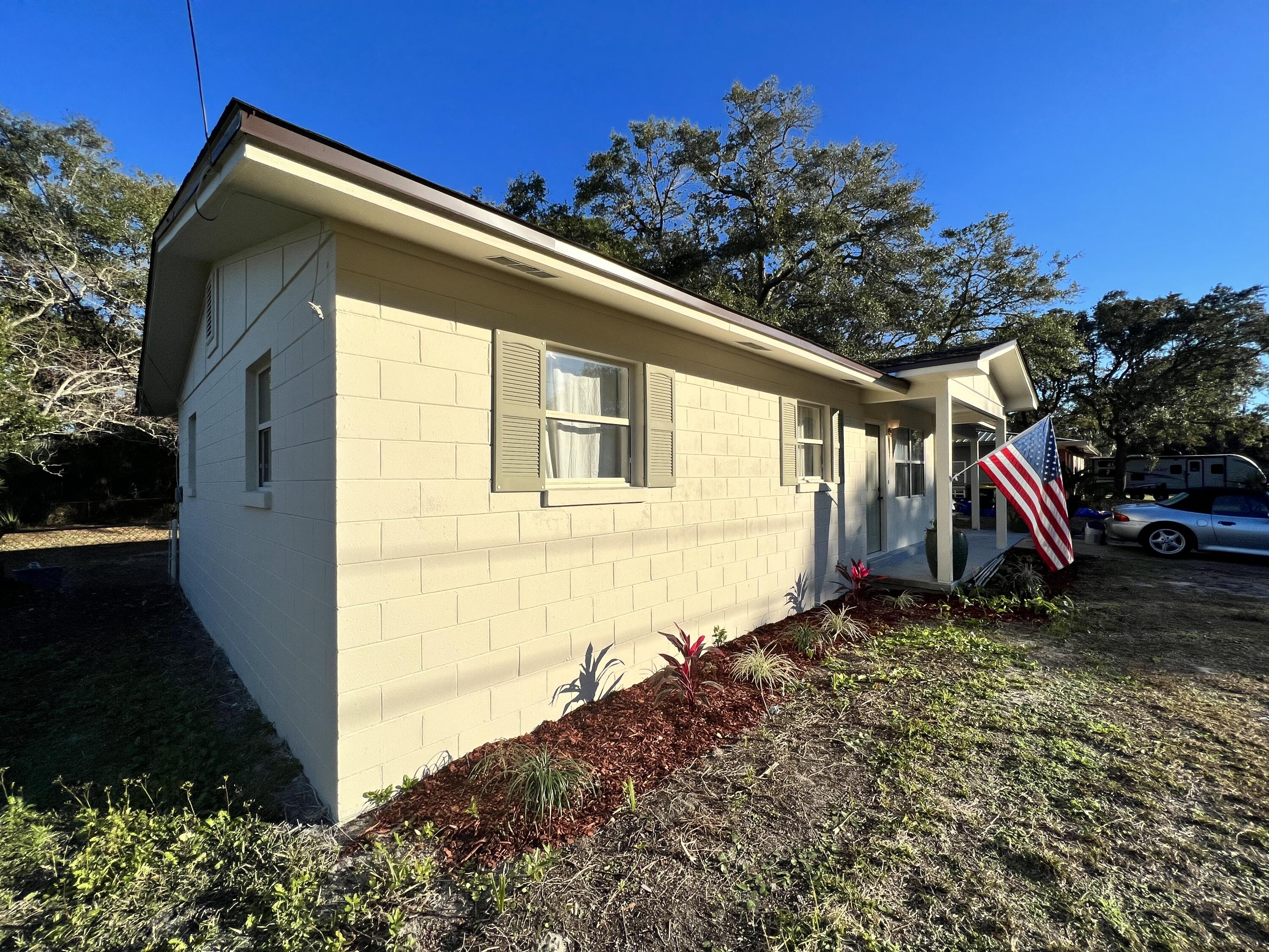 SEABREEZE 6TH ADD LOT 6 BLK F - Residential