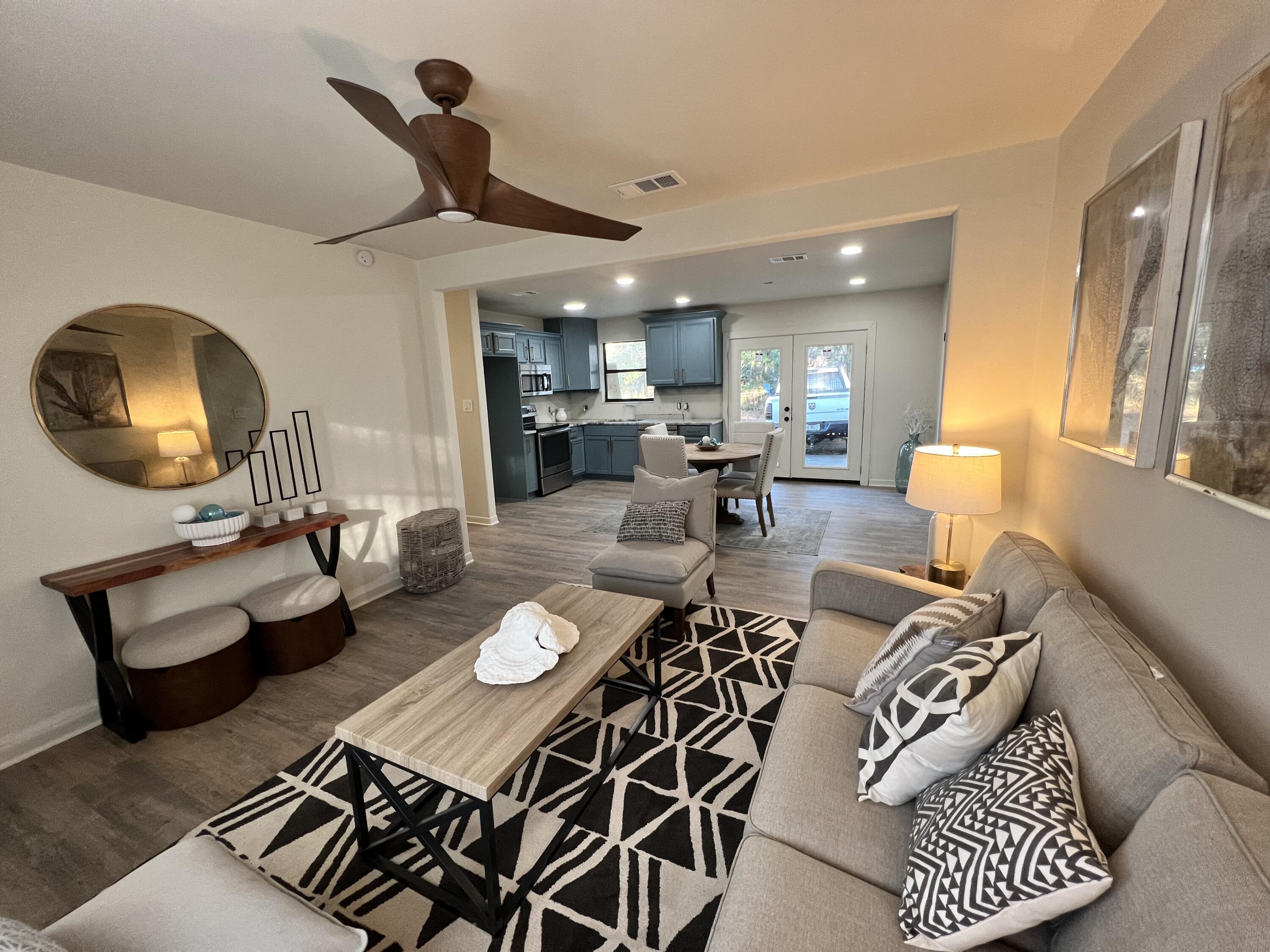 SEABREEZE 6TH ADD LOT 6 BLK F - Residential