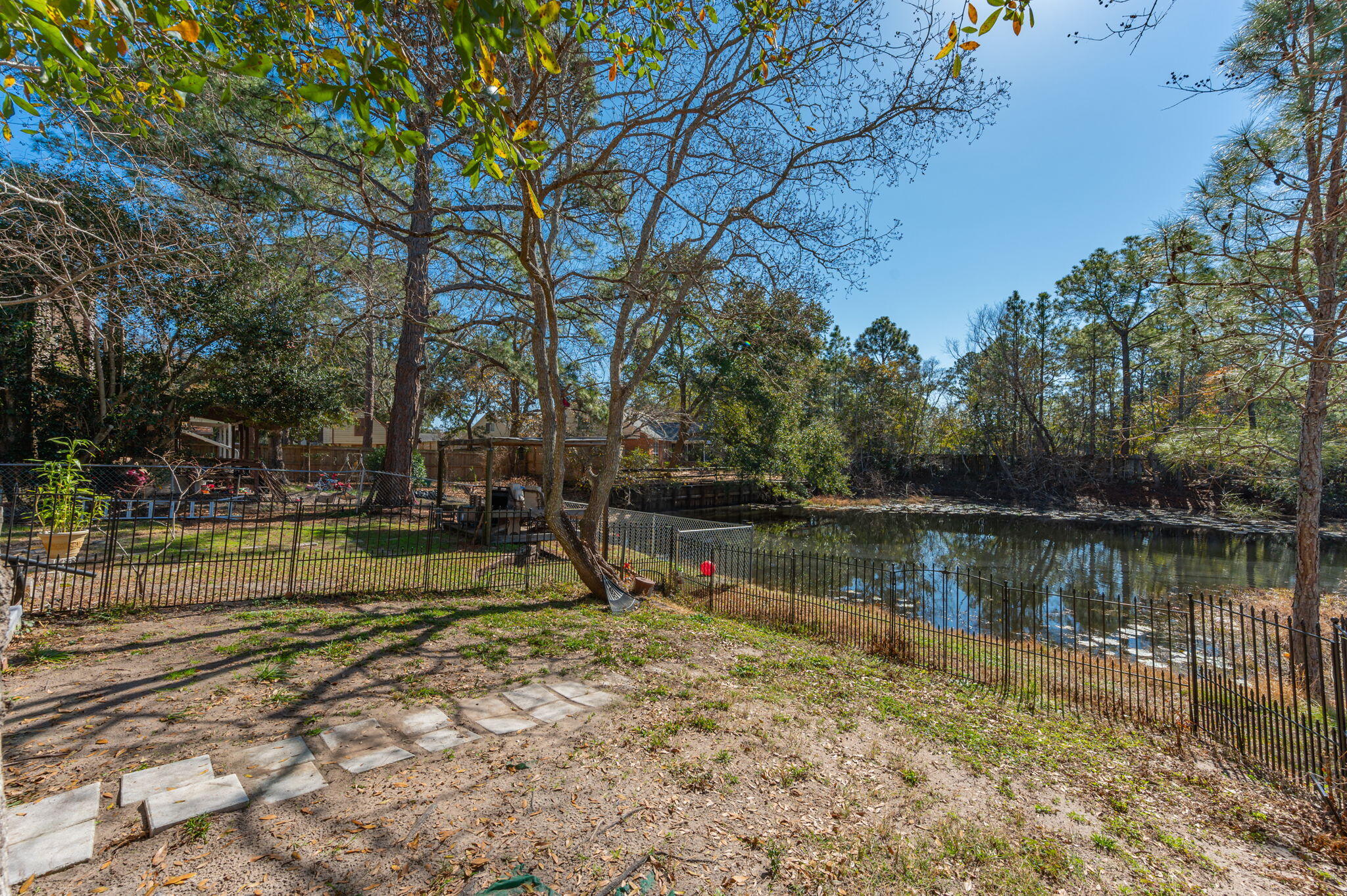 CLOVERDALE LAKE LOT 6 - Residential Lease