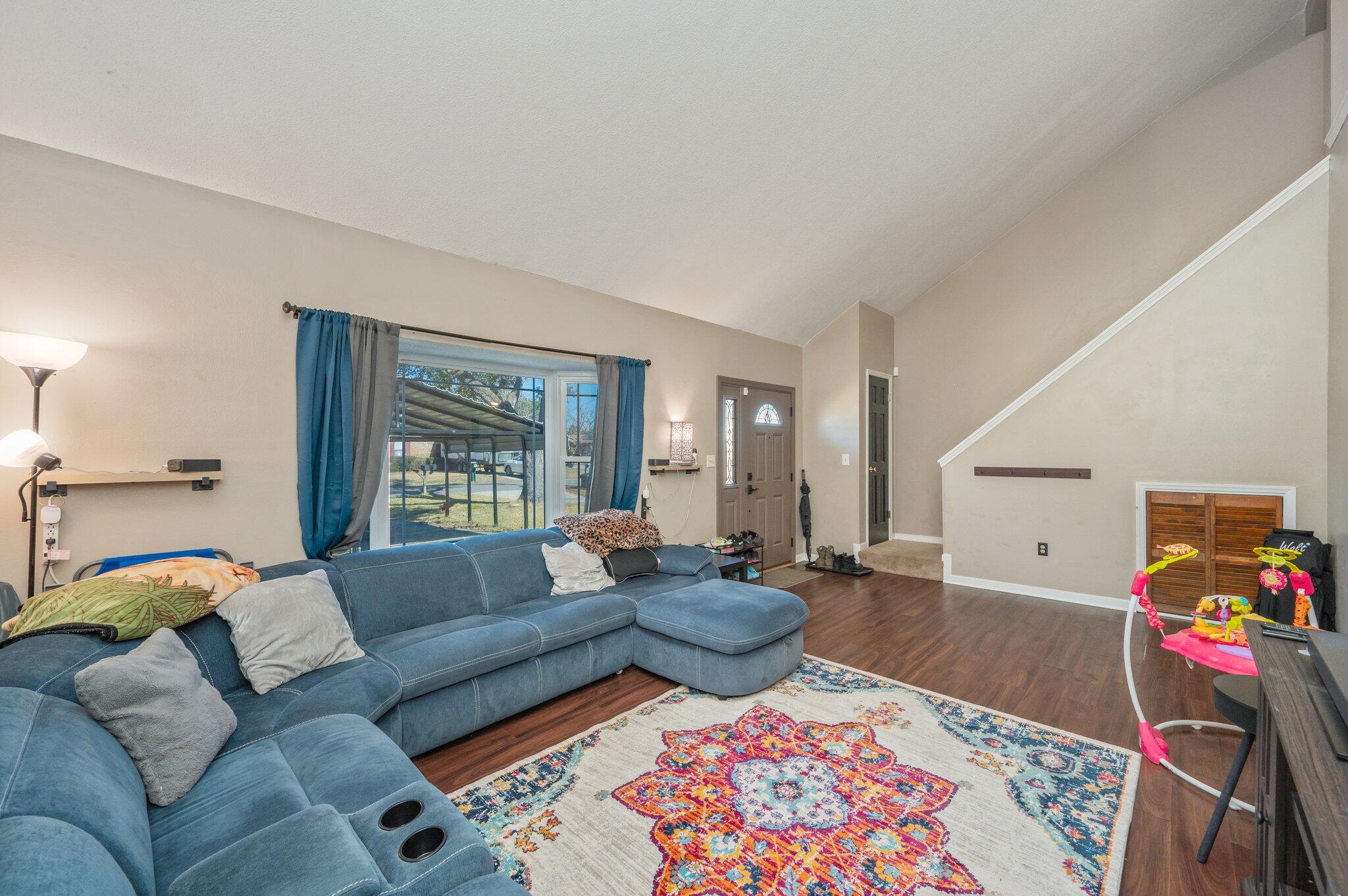 CLOVERDALE LAKE LOT 6 - Residential Lease