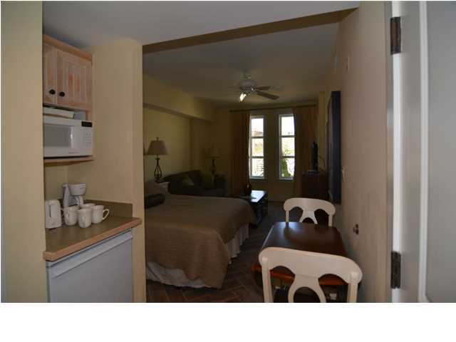 PILOT HOUSE - Residential Lease